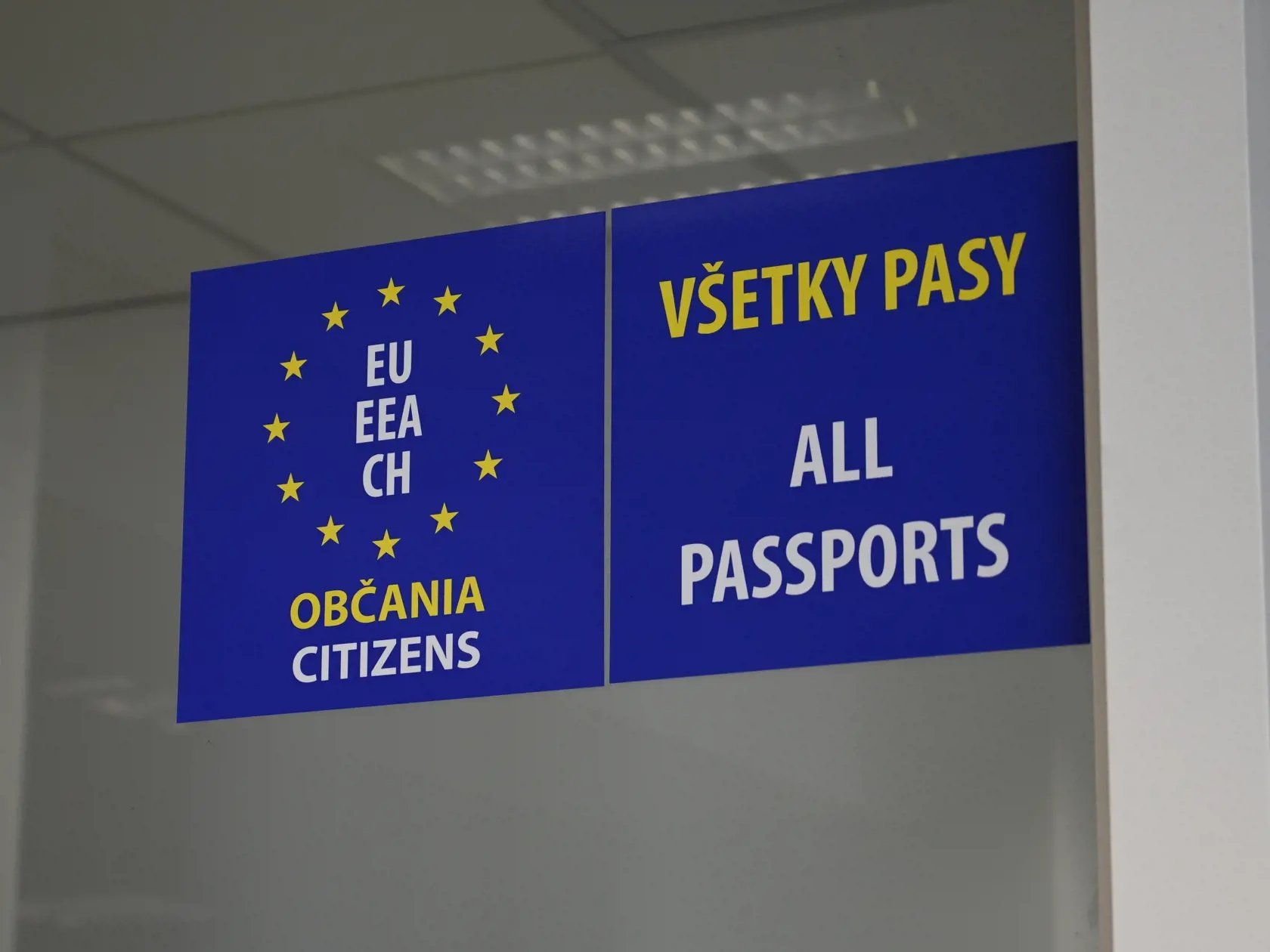 Riaditeľ Regionálneho úradu verejného zdravotníctva v Martine Tibor Záborský tvrdí, že dohľadať kontakty ľudí, ktorí prileteli lietadlom, je detektívna práca.