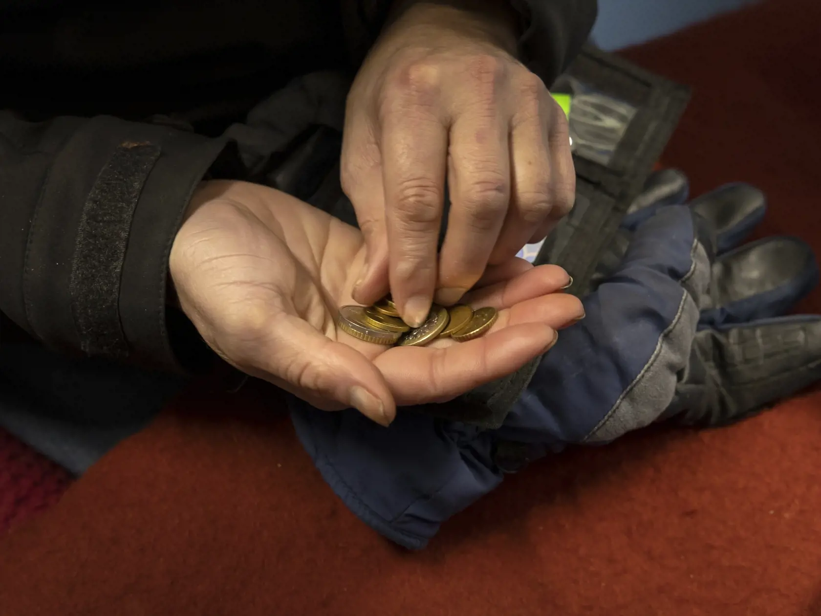 Poplatok za nocľaháreň, ktorý zahŕňa i raňajky a večeru je 1€.