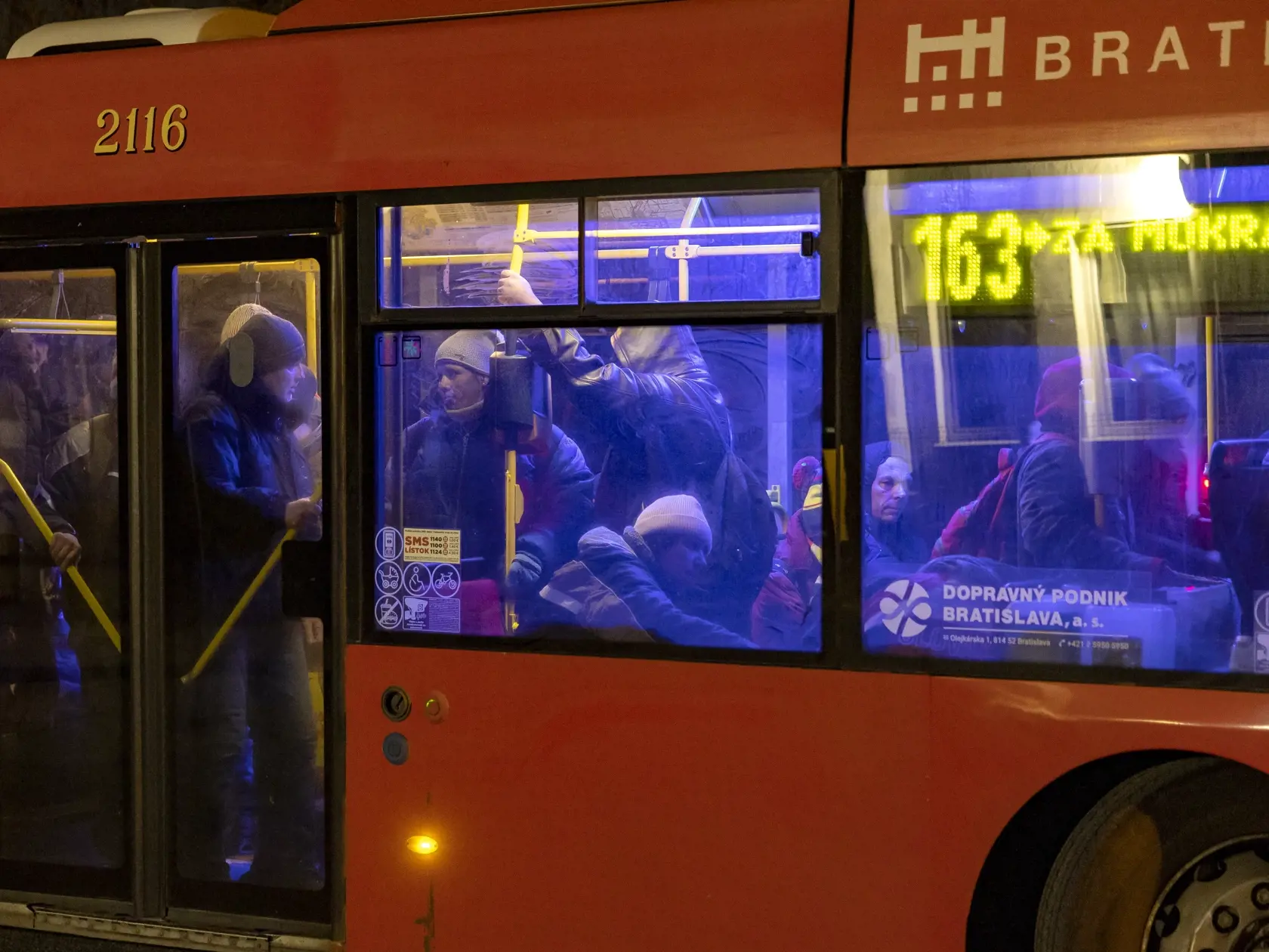 Do lokality chodí jediný autobus. Ten využívajú, podľa slov vodiča Romana (45) iba klienti nocľahárne. On sám linku inicioval a aj presadil.