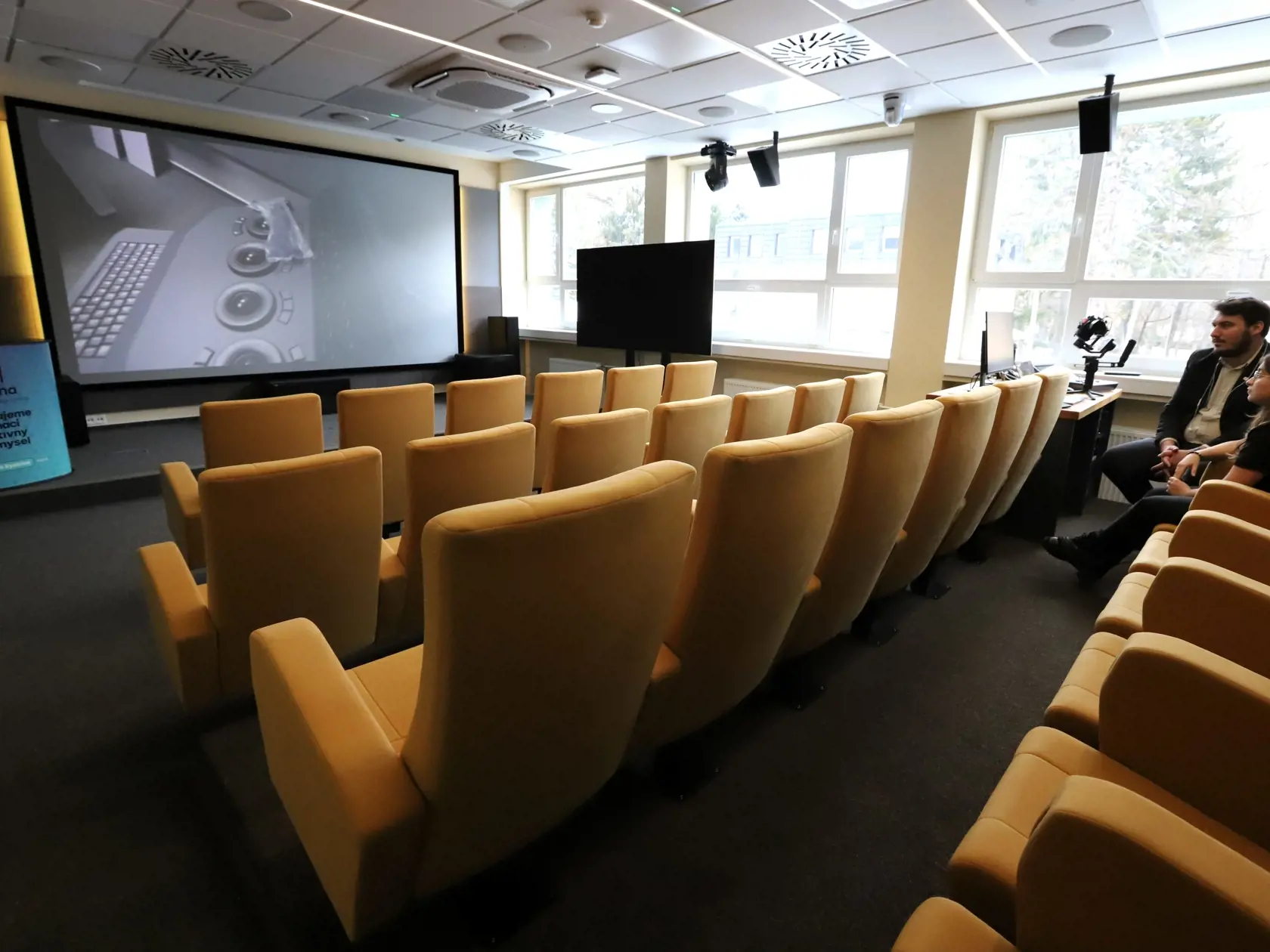 Na snímke kinosála v priestoroch Kreatívneho centra RTVS vybaveného najmodernejšou technikou v Strednej priemyselnej škole Jozefa Murgaša v Banskej Bystrici 19. januára 2024.