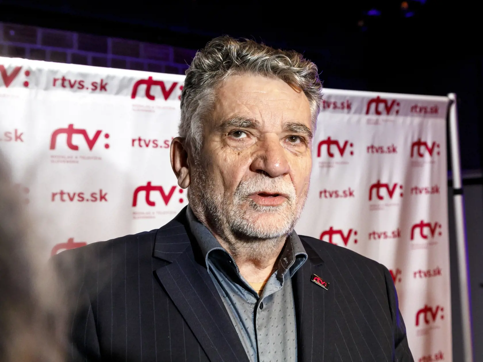 Na snímke generálny riaditeľ RTVS Ľuboš Machaj odpovedá na otázky novinárov počas otvorenia kreatívneho centra RTVS -Arténa v Mlynskej doline v Bratislave 12. marca 2024.