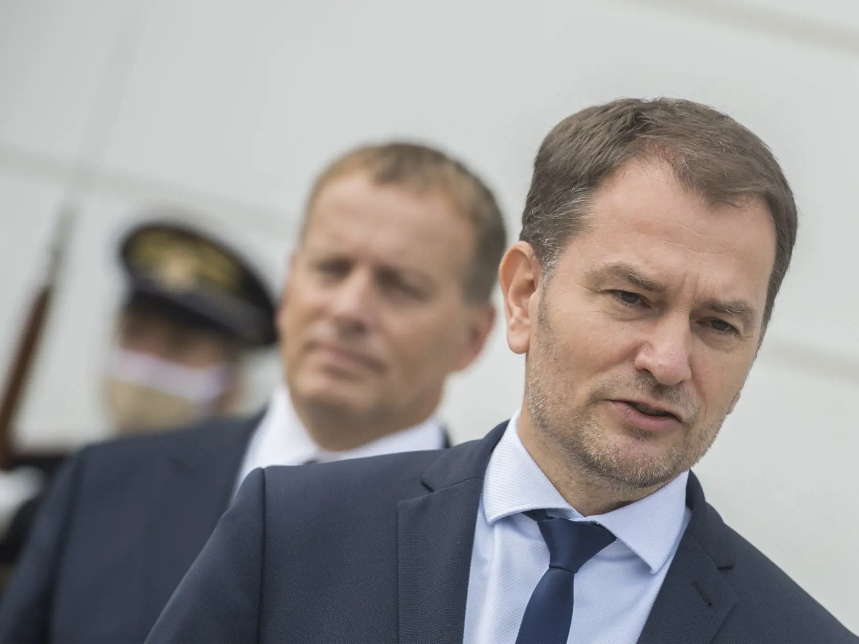 Na snímke sprava premiér SR Igor Matovič (OĽANO) a zpredseda Národnej rady (NR) SR Boris Kollár (Sme rodina) počas brífingu po spoločných raňajkách s prezidentkou SR Zuzanou Čaputovou v Prezidentskom paláci 4. septembra 2020 v Bratislave. FOTO TASR - Martin Baumann

