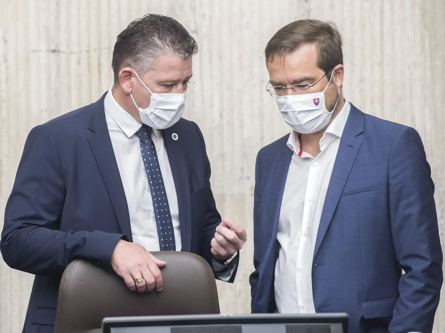 Minister vnútra Roman Mikulec si od Šáteka vyslúžil vlnu kritiky.