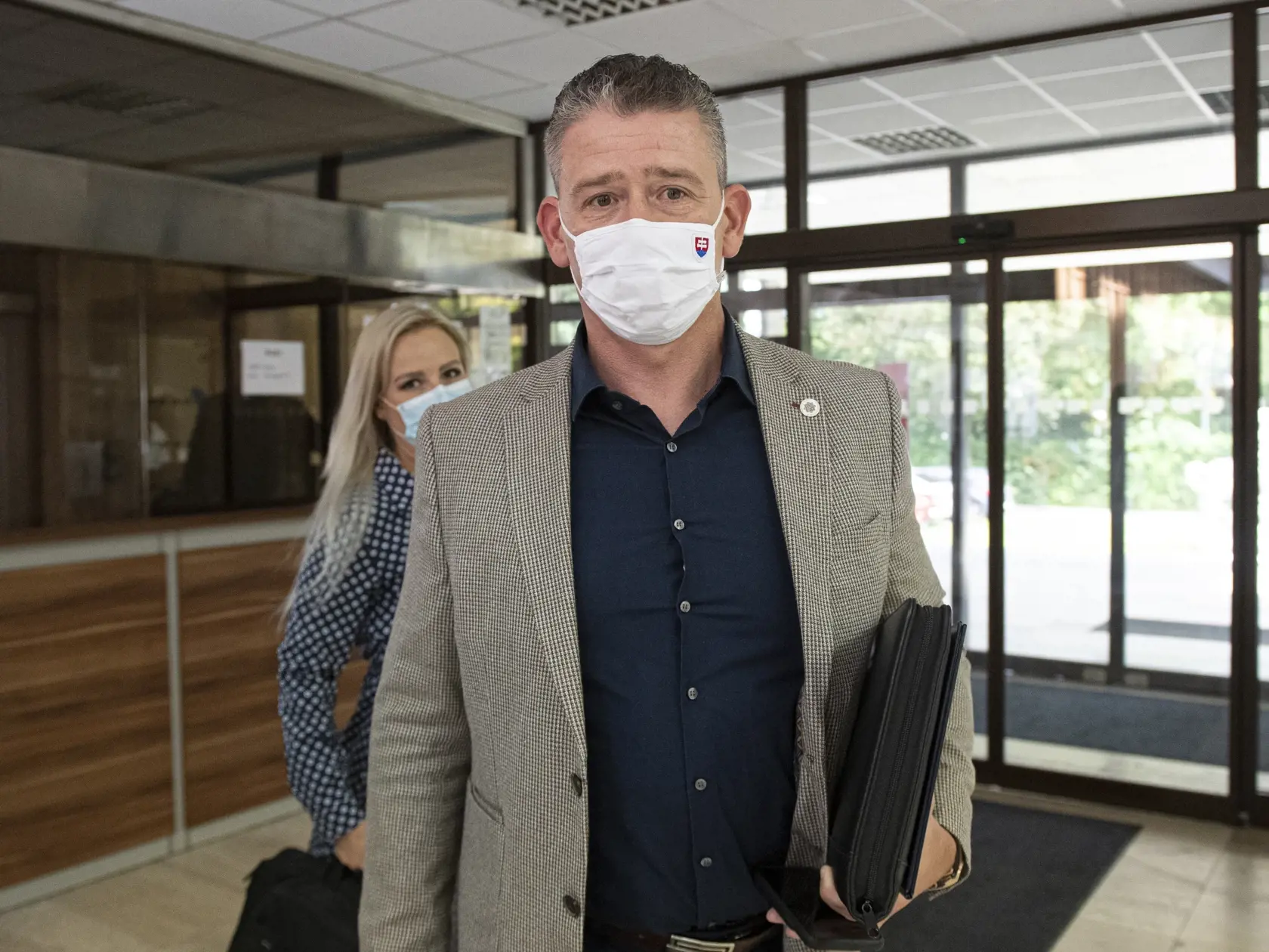Minister vnútra Roman Mikulec si od Šáteka vyslúžil vlnu kritiky.