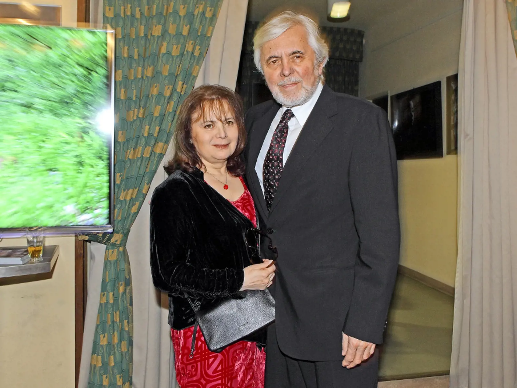 Josef Abrhám s manželkou Libušou Šafránkovou už nepodniká a opäť sa venuje iba herectvu.