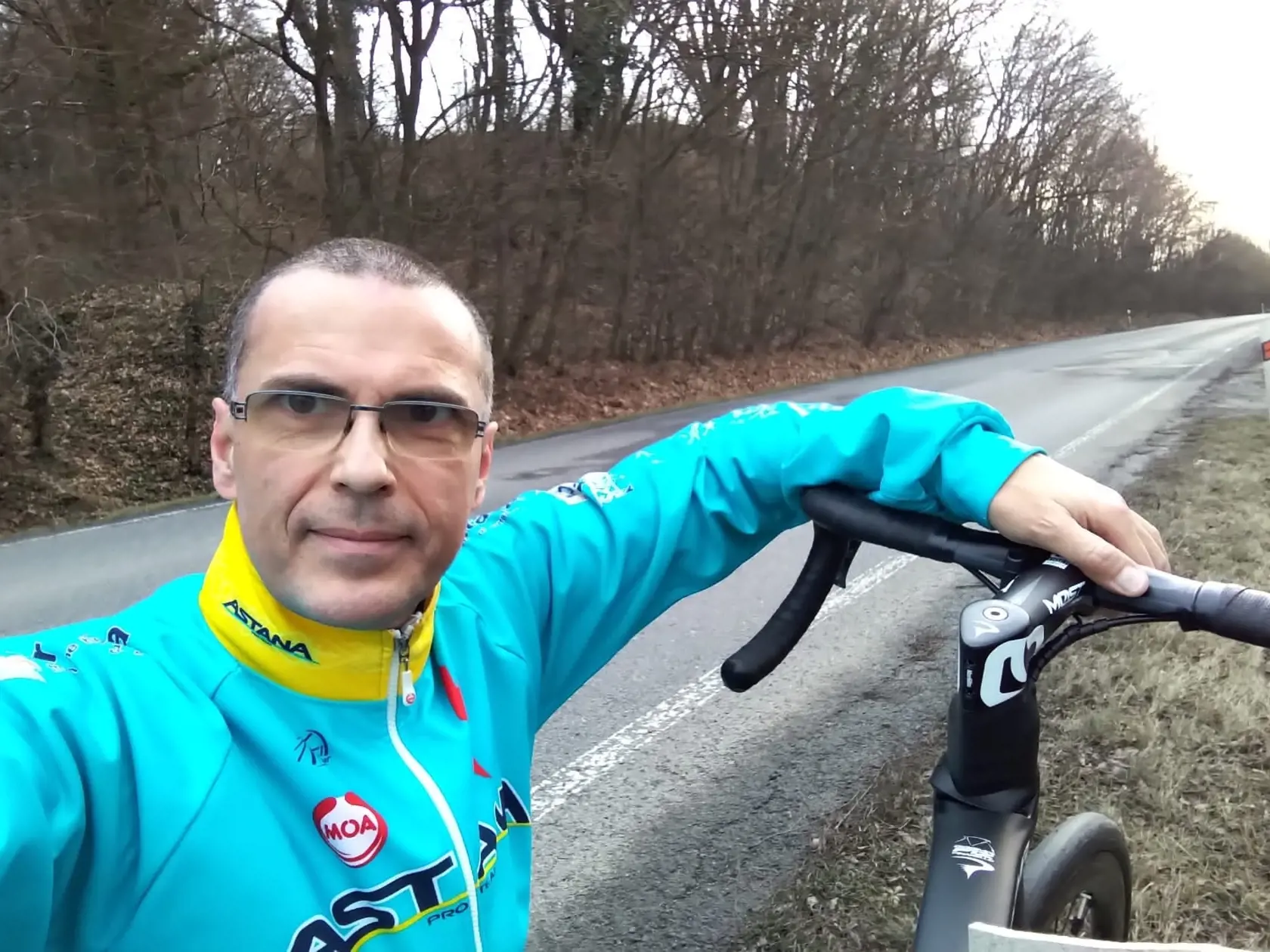 Generálny prokurátor Maroš Žilinka miluje cyklistiku. Dokazujú to aj jeho príspevky na sociálnej sieti, ktoré sú často práve z bicykla. Na posledné obdobie však zrejme nebude spomínať v dobrom. Na jednom z výletov sa mu totiž stala nehoda.