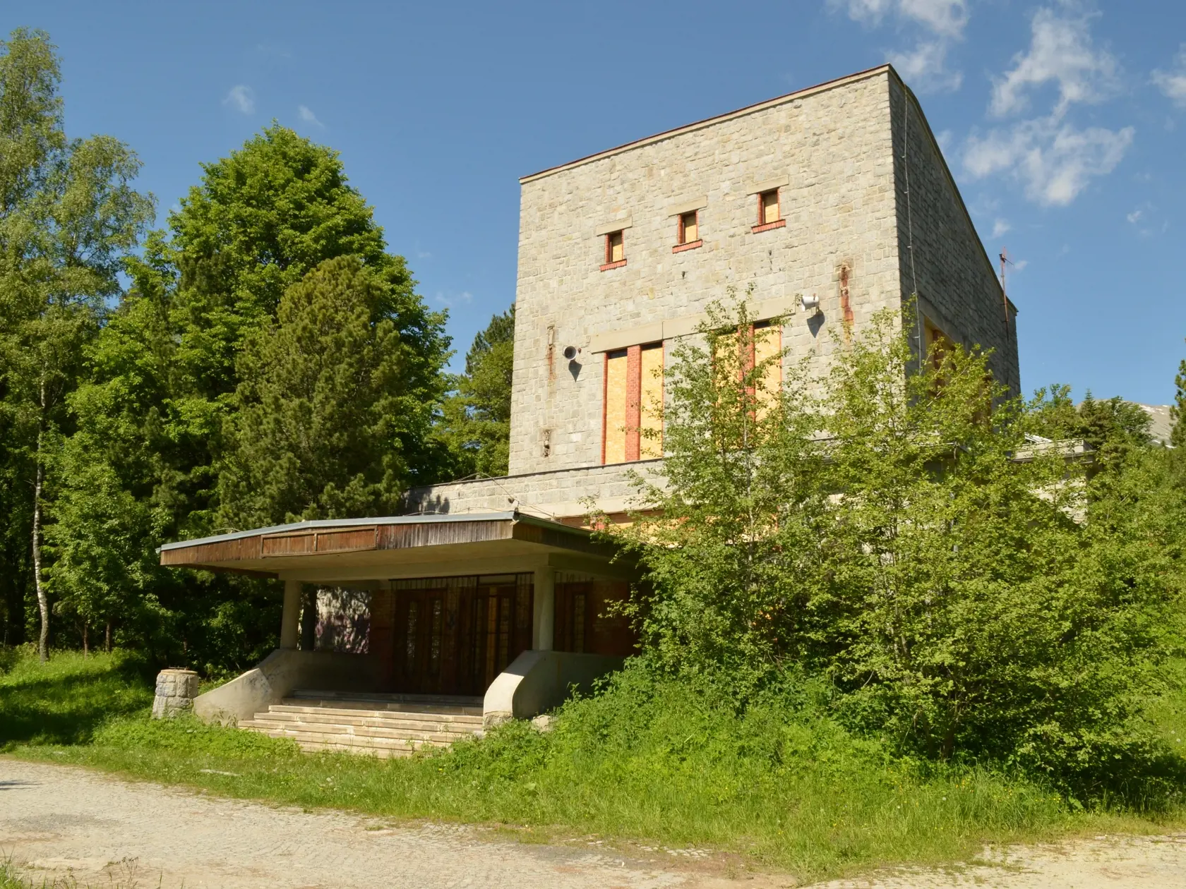 Vysoké Tatry - Tatranská Lomnica - visutá lanová dráha - lanovka - stanica
