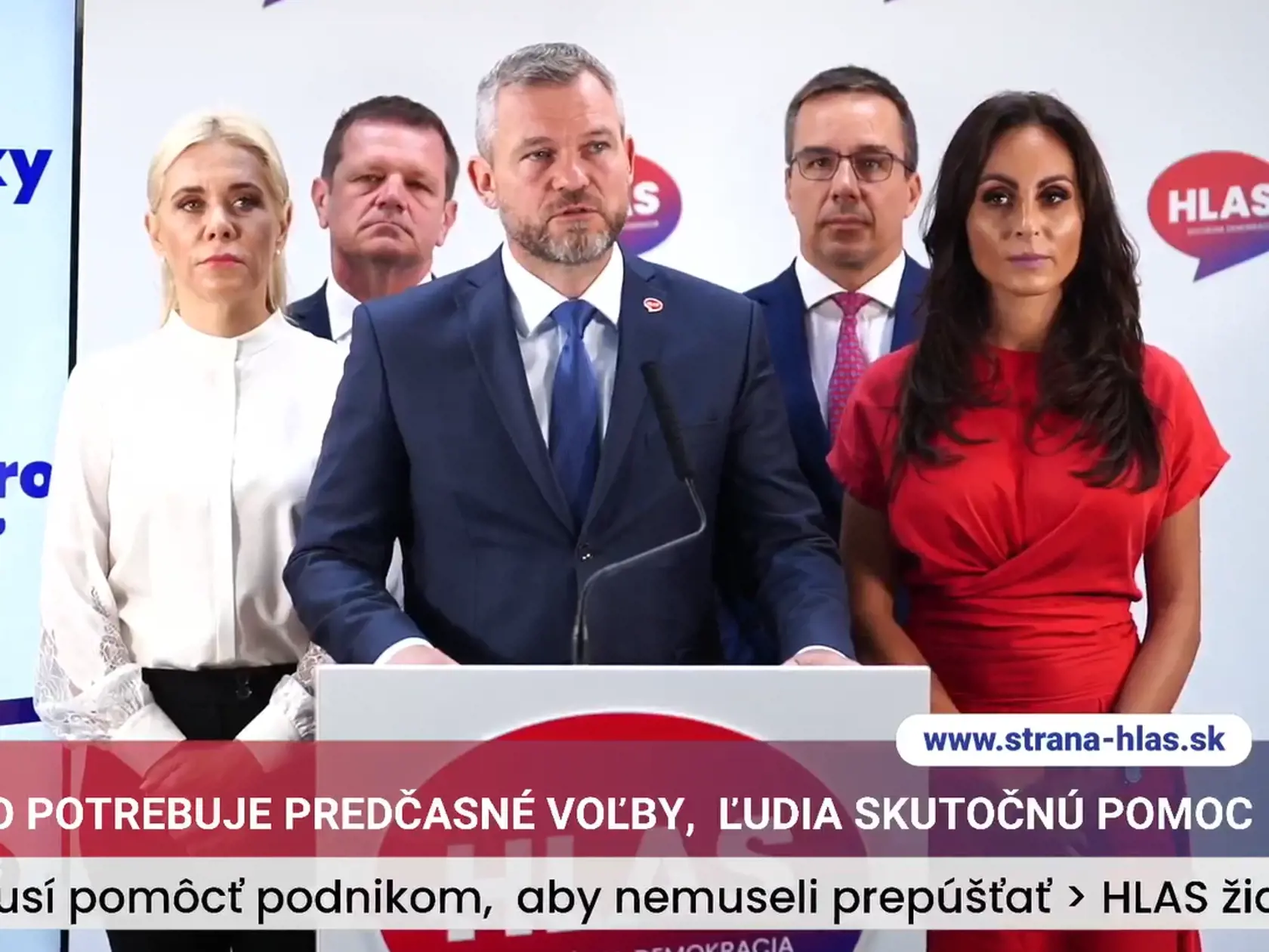 Cez víkend sa v Liptovskom Mikuláši uskutočnil pracovný snem strany Hlas-SD. Medzi účastníkmi pútali pozornosť dve podpredsedníčky strany – exministerka vnútra Denisa Saková (46) a expertka na zdravotníctvo Zuzana Dolinková (39). Obe dámy sú známe tým, že sa v móde vyznajú a patria medzi najelegantnejšie slovenské političky.