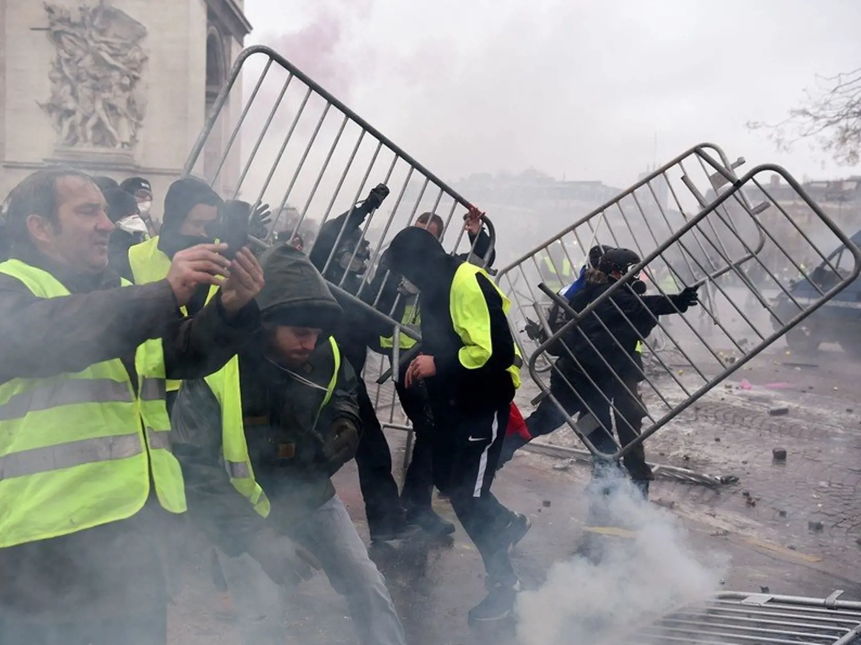 Víkendové protesty v Paríži