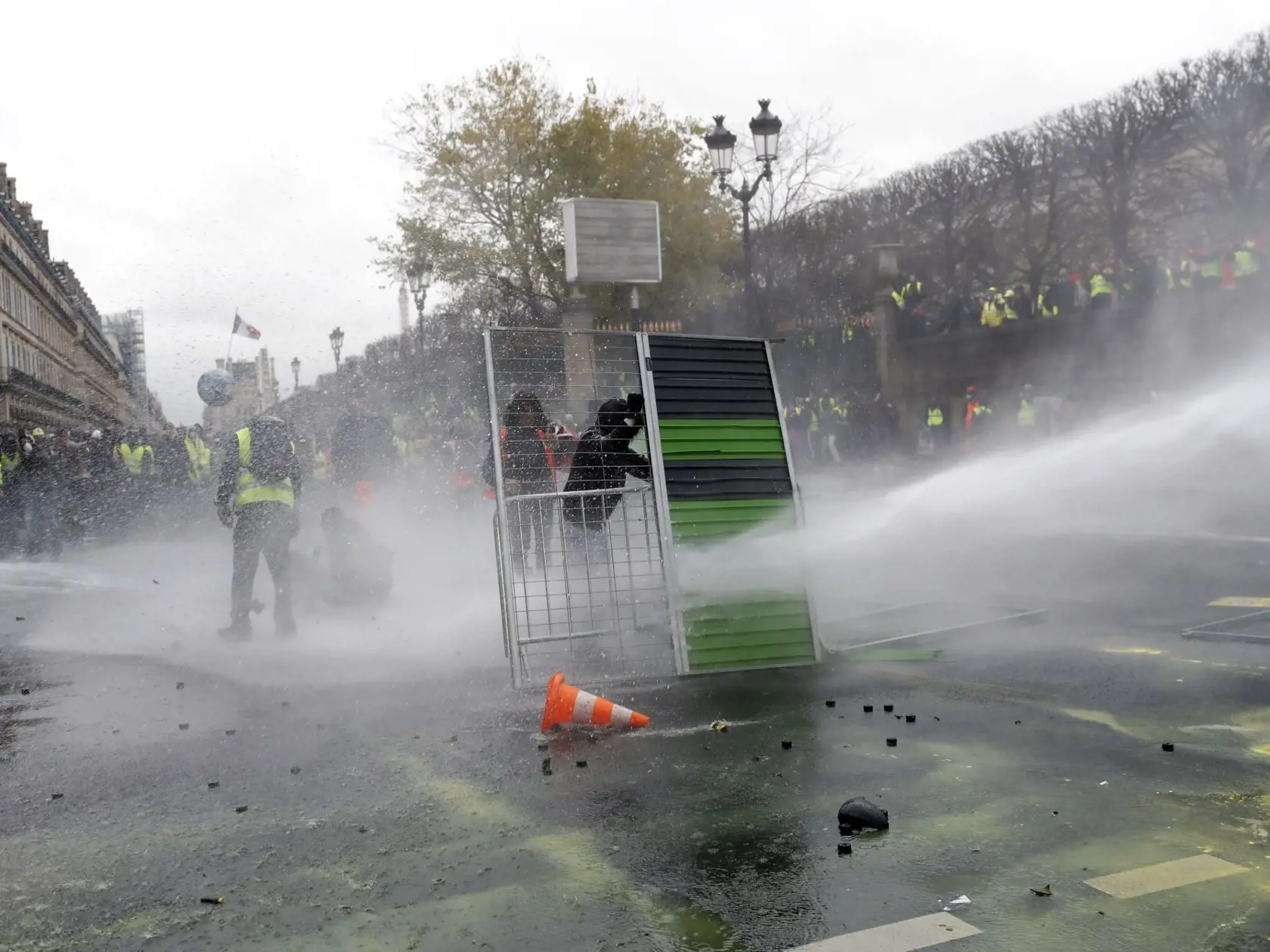 Protesty v Paríži