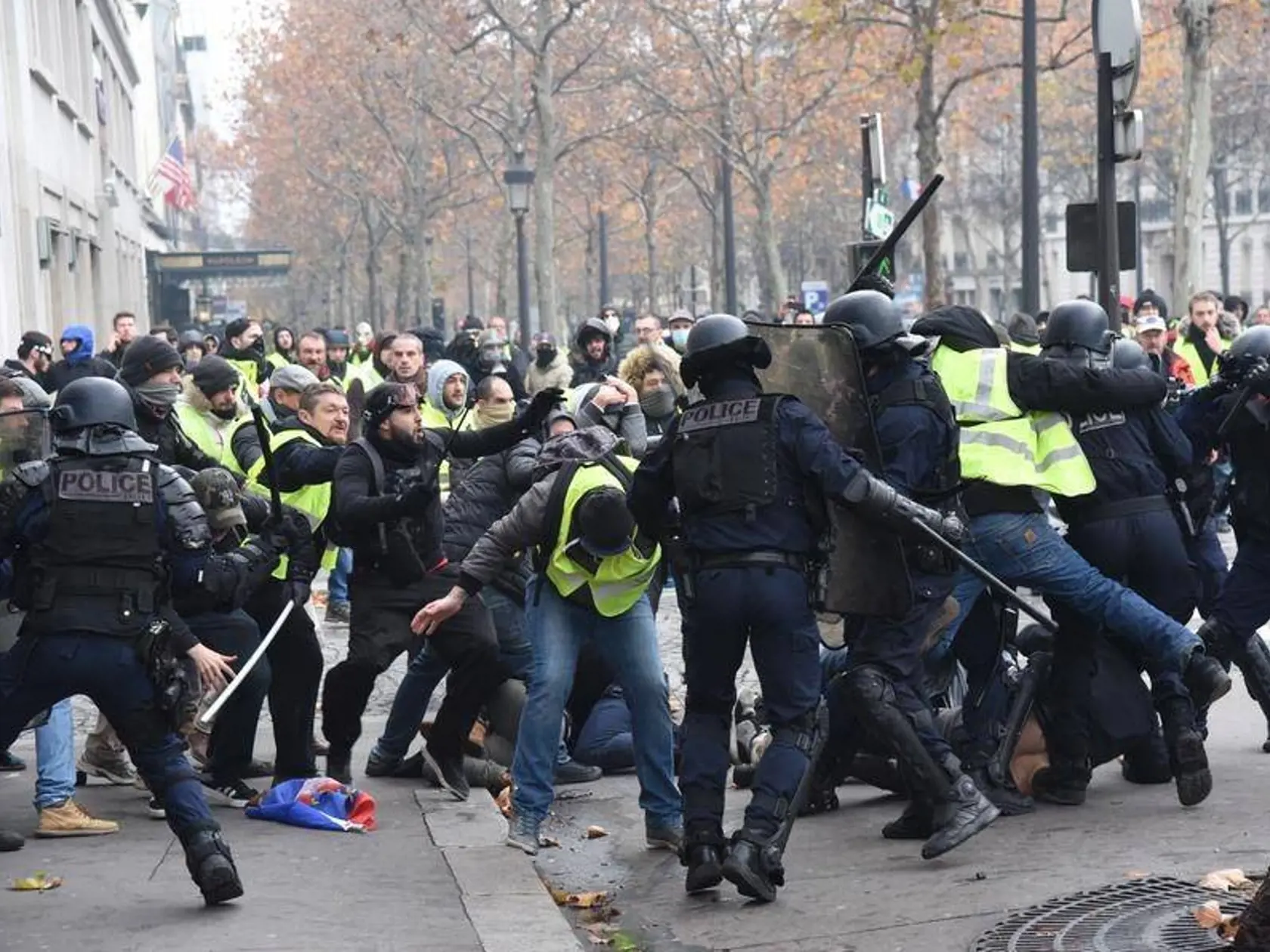 Víkendové protesty v Paríži