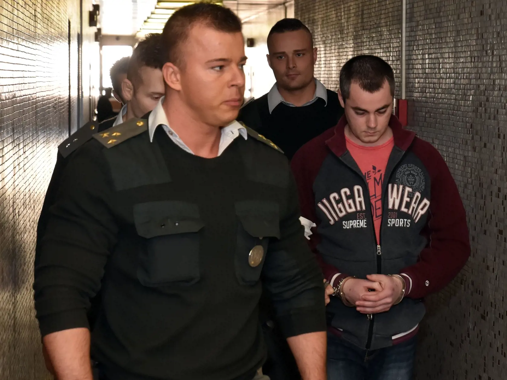 Bývalého policajta Mareka B. predvádzajú pred sudcu.