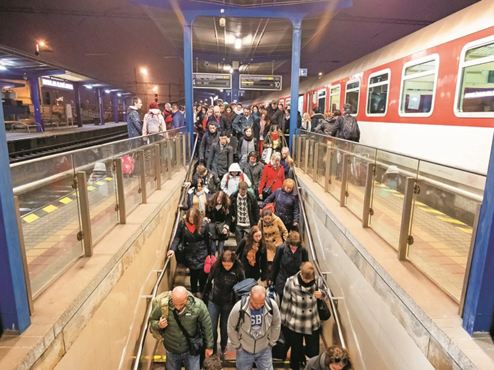 Najmä pred sviatkami sa očakáva obrovský nápor cestujúcich.