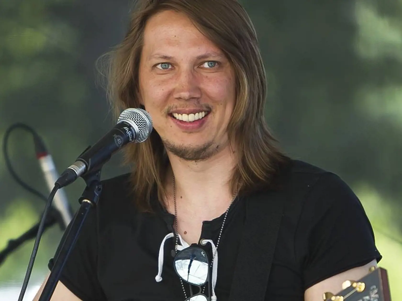Peter Cmorik.

Tieto ohnivé živly sú bojovné, rozhodné a silne vodcovské.