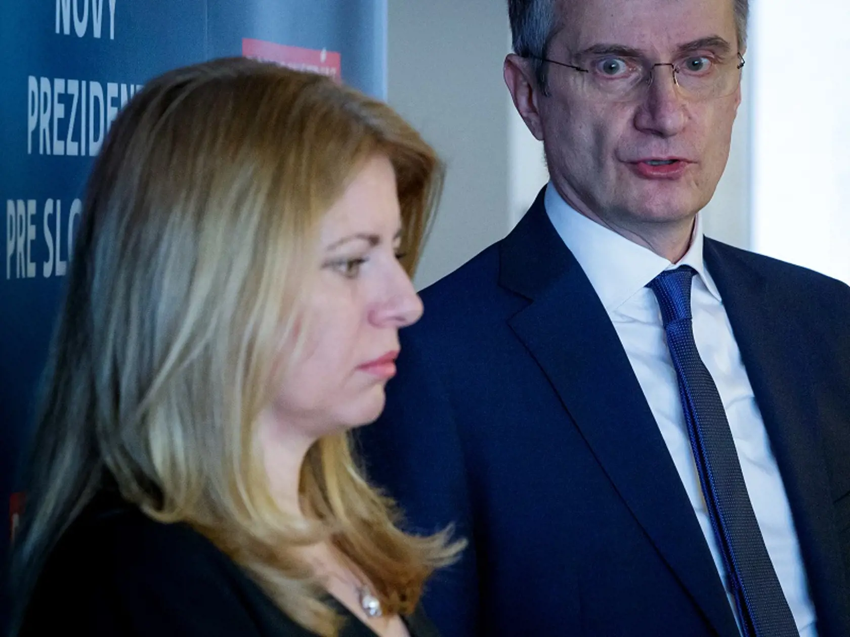 Kandidát na post prezidenta SR Robert Mistrík sa oficiálne vzdal boja o prezidentské kreslo v prospech Zuzany Čapútovej. Spoločne to oznámili na tlačovej konferencii v Bratislave.
