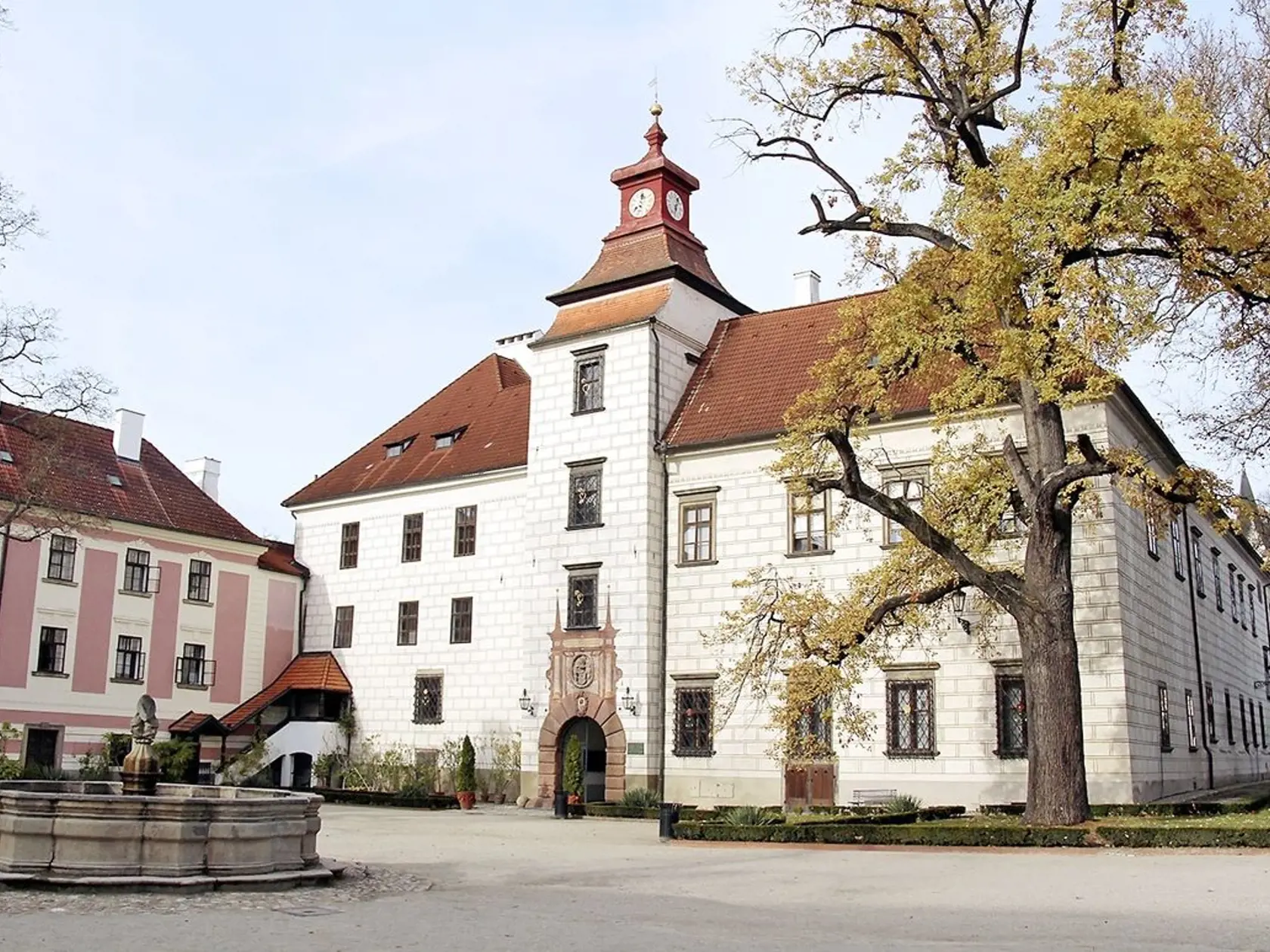 Třeboňský zámok bolo vianočné sídlo Schwarzenbergov. 