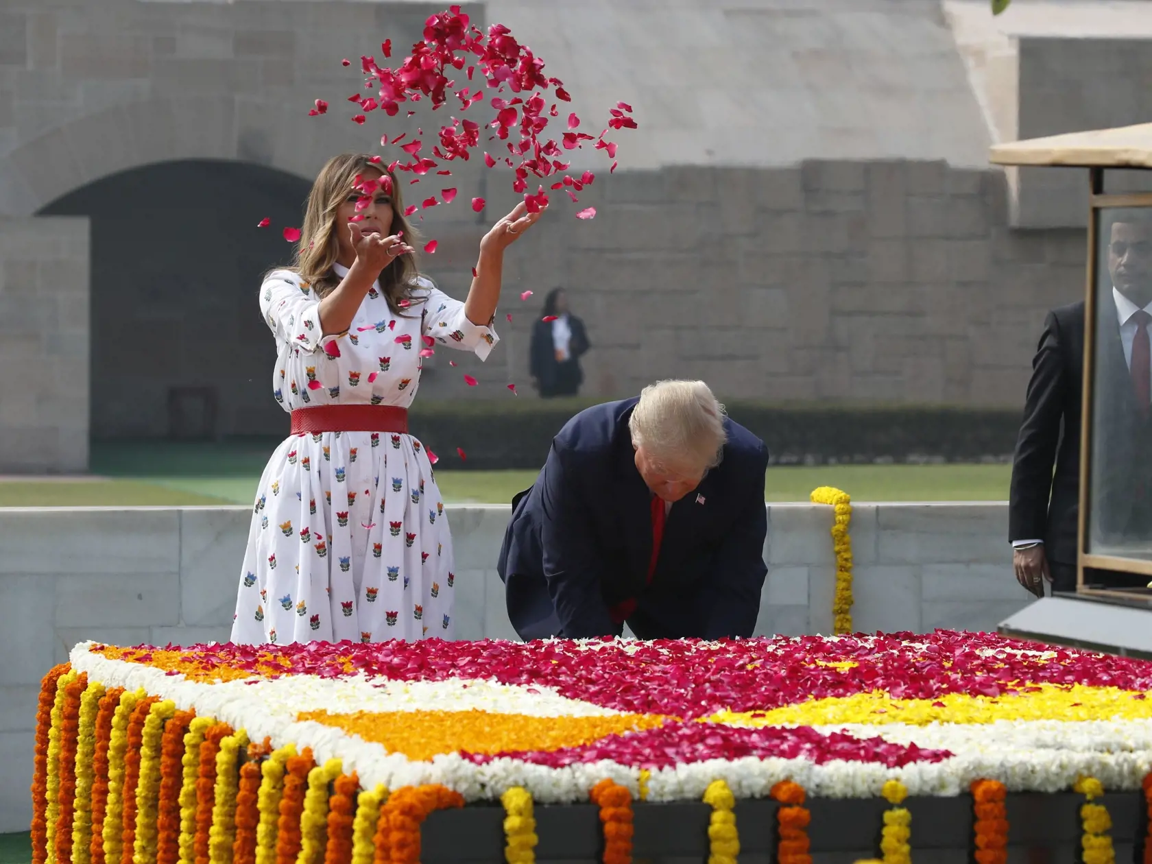 Trumpovcov privítali v Indii ako hviezdy, či členov kráľovskej rodiny, zatiaľ čo, v indickej metropole vypukli násilné demonštrácie proti spornému zákonu o občianstve.