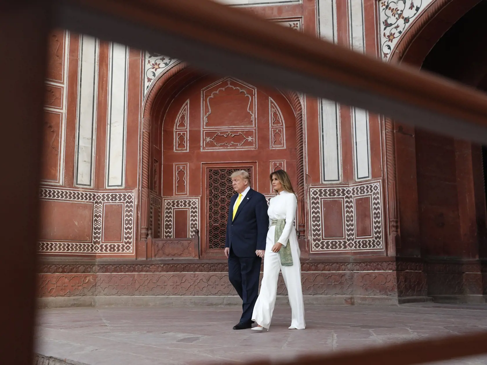 Trumpovcov privítali v Indii ako hviezdy, či členov kráľovskej rodiny, zatiaľ čo, v indickej metropole vypukli násilné demonštrácie proti spornému zákonu o občianstve.
