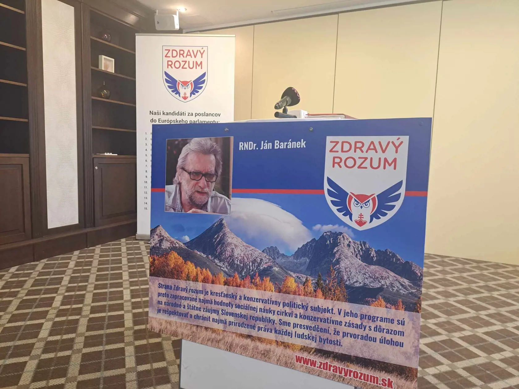 Politický analytik Ján Baránek vo štvrtok 14. marca predstavil novú politickú kresťansko-konzervatívnu stranu Zdravý rozum.
