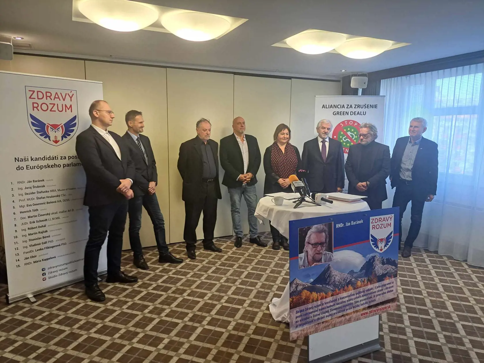 Politický analytik Ján Baránek vo štvrtok 14. marca predstavil novú politickú kresťansko-konzervatívnu stranu Zdravý rozum.