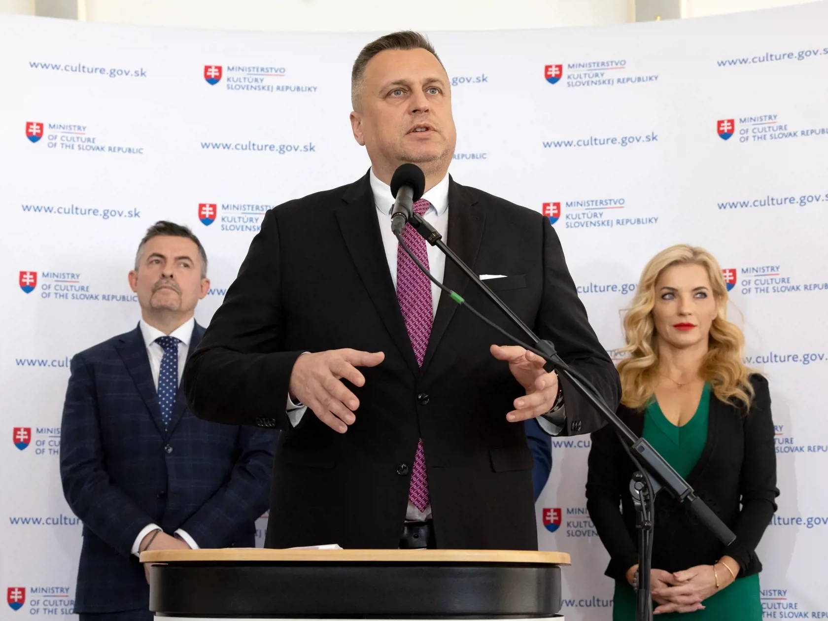 TK ministerky kultúry SR Martiny Šimkovičovej, podpredsedu Národnej rady SR Andreja Danka, ministra životného prostredia SR Tomáša Tarabu a generálneho tajomníka služobného úradu Ministerstva kultúry SR Lukáša Machalu. Téma: Návrh zákona o Slovenskej televízii a rozhlase, ktorý Ministerstvo kultúry SR predložilo do medzirezortného pripomienkového konania. Na snímke je podpredseda Národnej rady SR Andrej Danko.