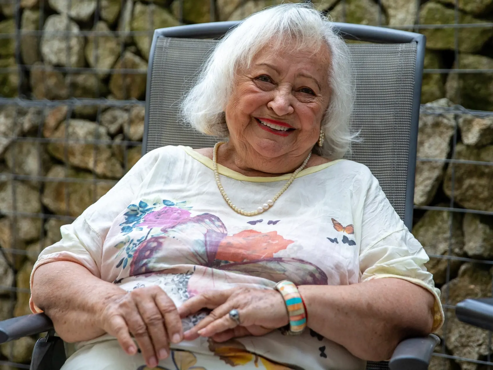 Na snímke je speváčka Maja Velšicová vo svojom dome v Starom meste Bratislavy. 