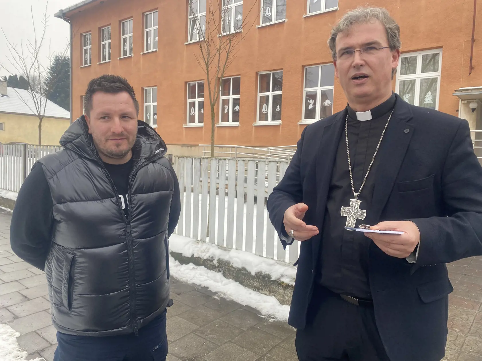 Psychológ z IPčka Marek Madro a spišský biskup František Trstenský.