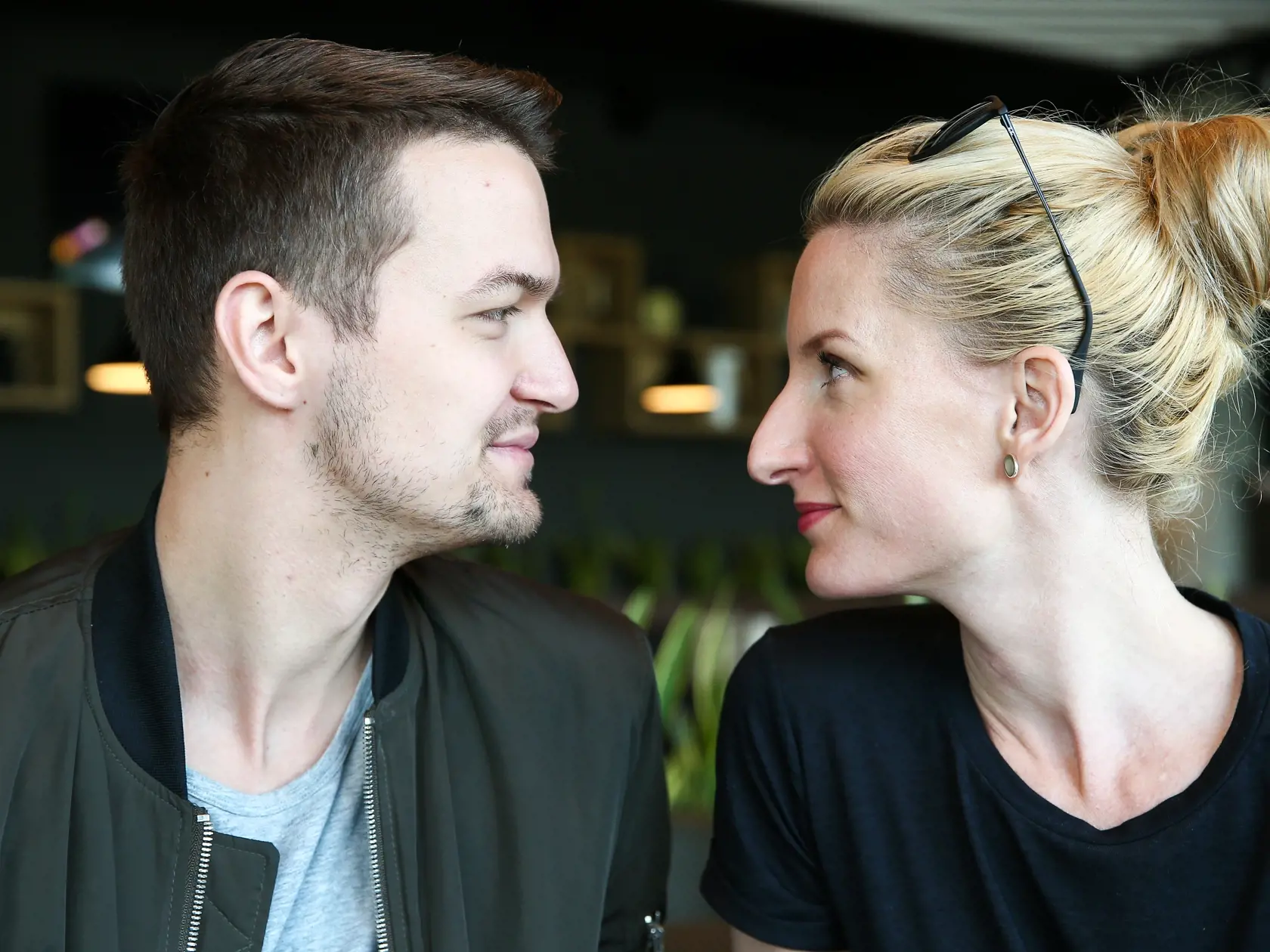 Adela Vinczeová a Viktor Vincze pri rozhovore pre denník Plus JEDEN DEŇ v Bratislave.