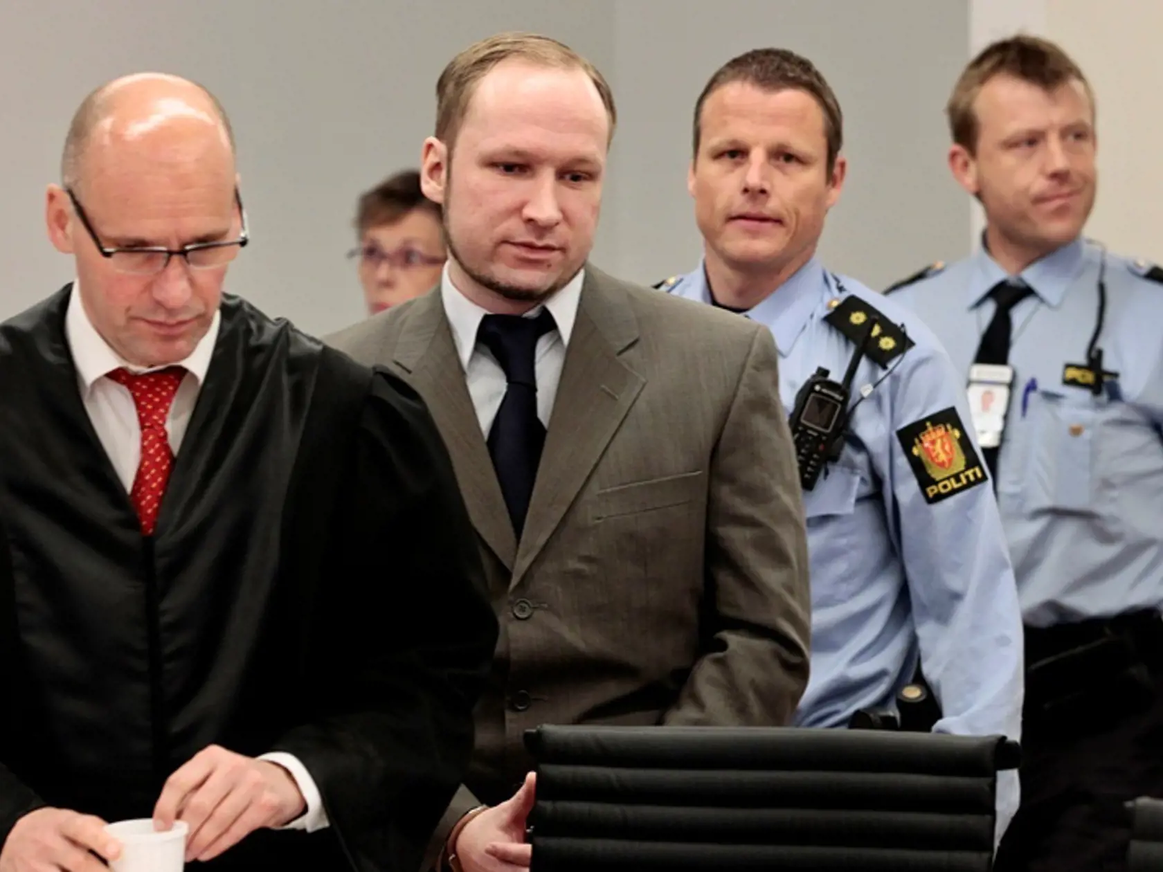 Anders Breivik na súde 27. apríla 2012.
