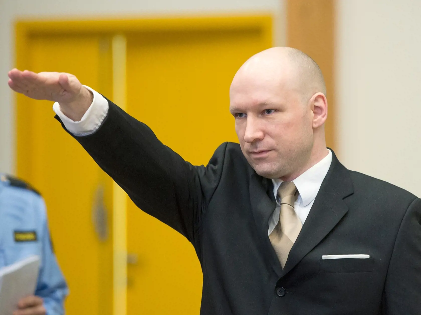 Najhorší masový vrah v dejinách Nórska Anders Breivik si v roku 2017 zmenil za mrežami meno na Fjotolf Hansen,