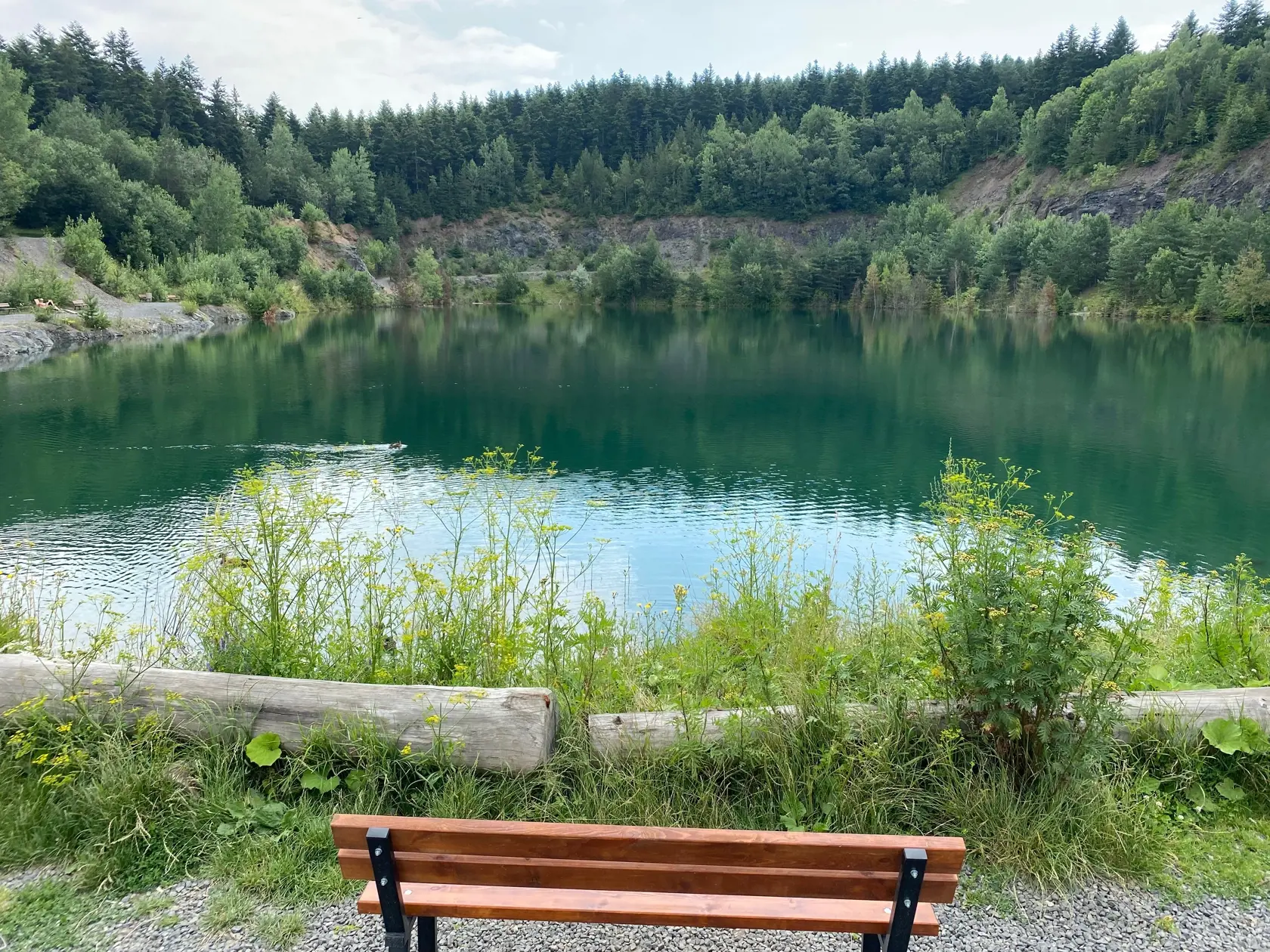 Zaplavený kameňolom v Poprade-Kvetnici. V priebehu pár dní sa tam utopili dvaja mladí muži.