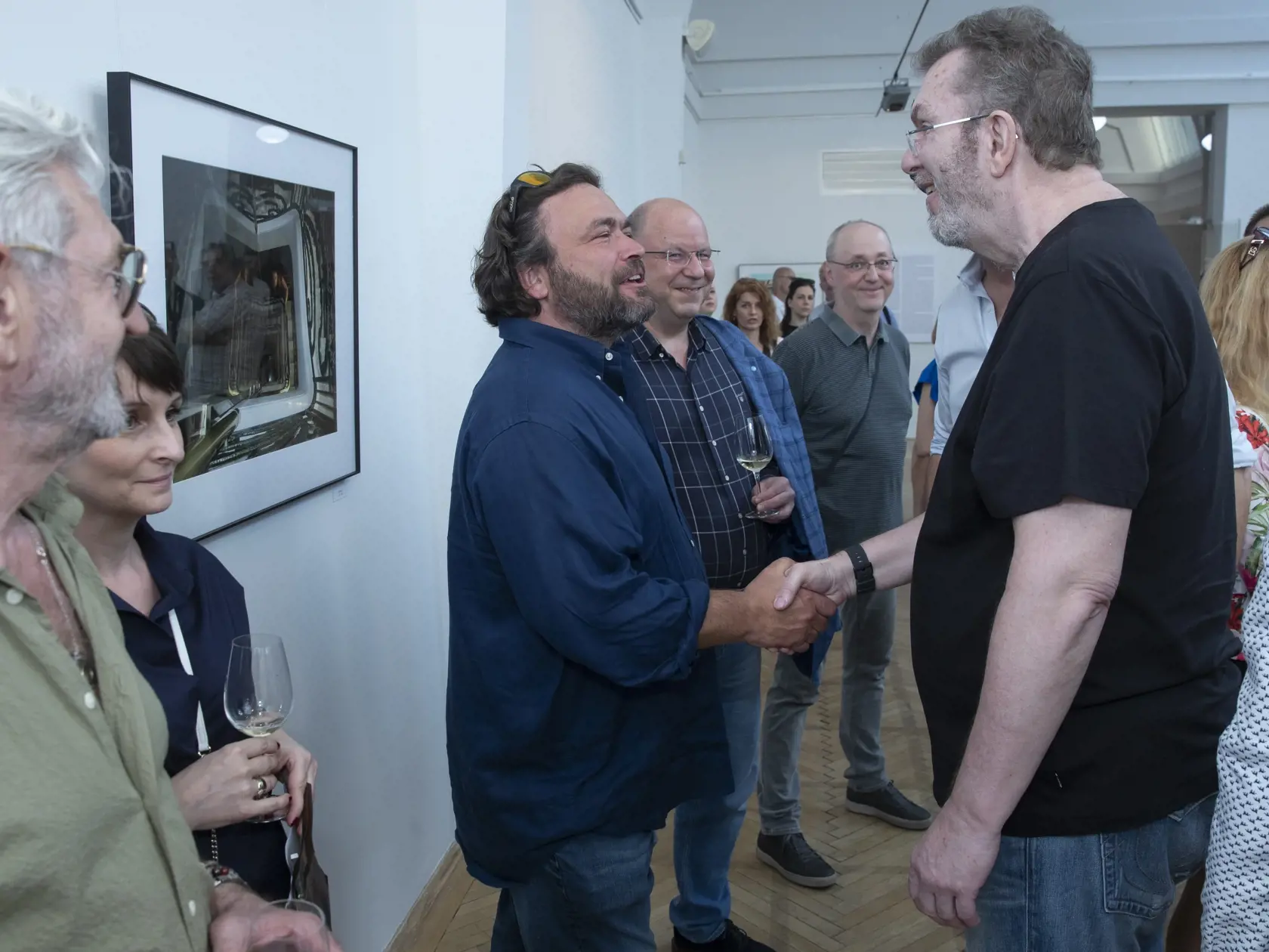 Okamihy - vernisáž výstavy fotografií speváka Richarda Müllera v priestoroch Umeleckej besedy v Bratislave. 