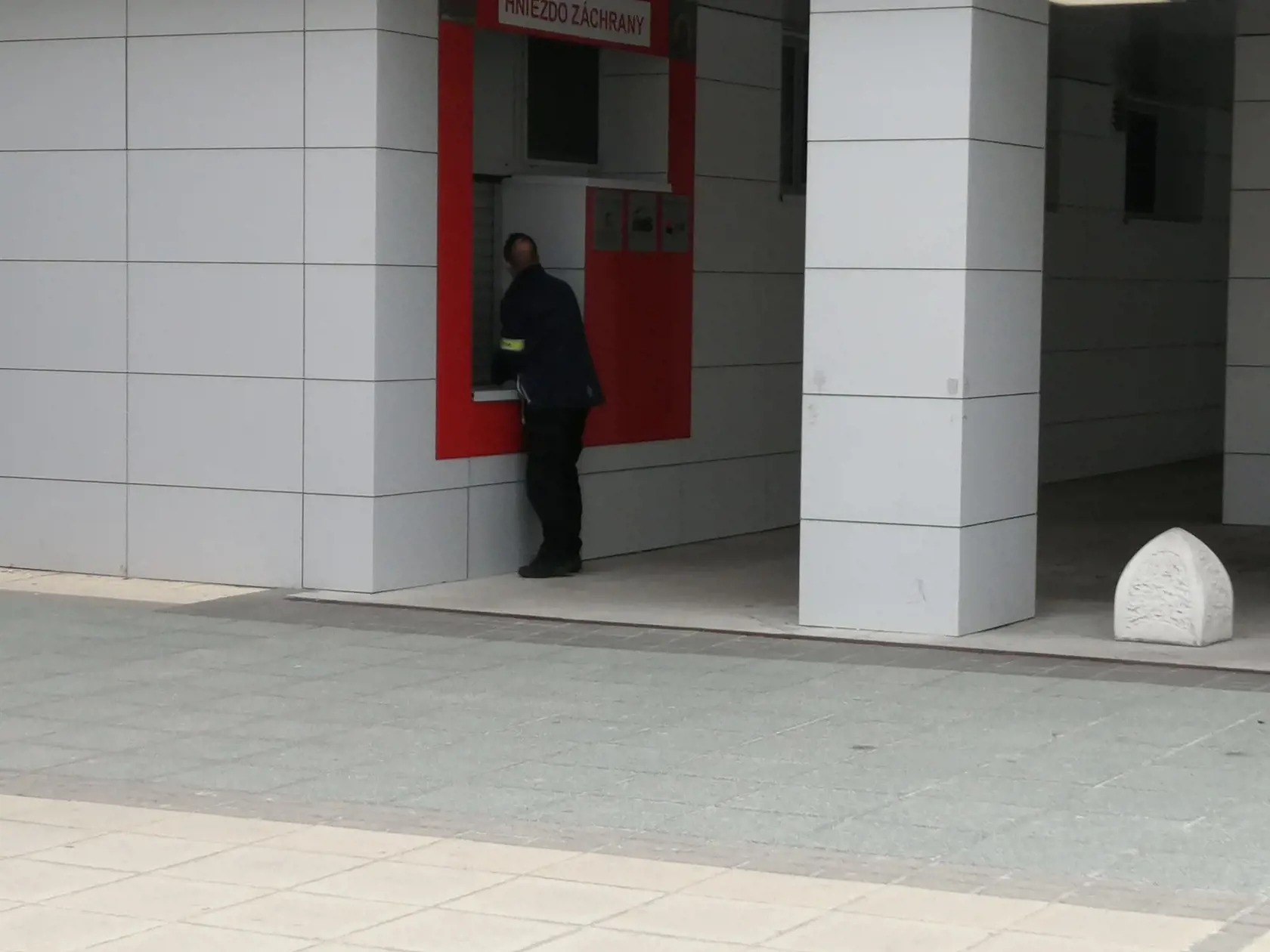 V Hniezde záchrany ležal mŕtvy chlapec niekoľko dní.