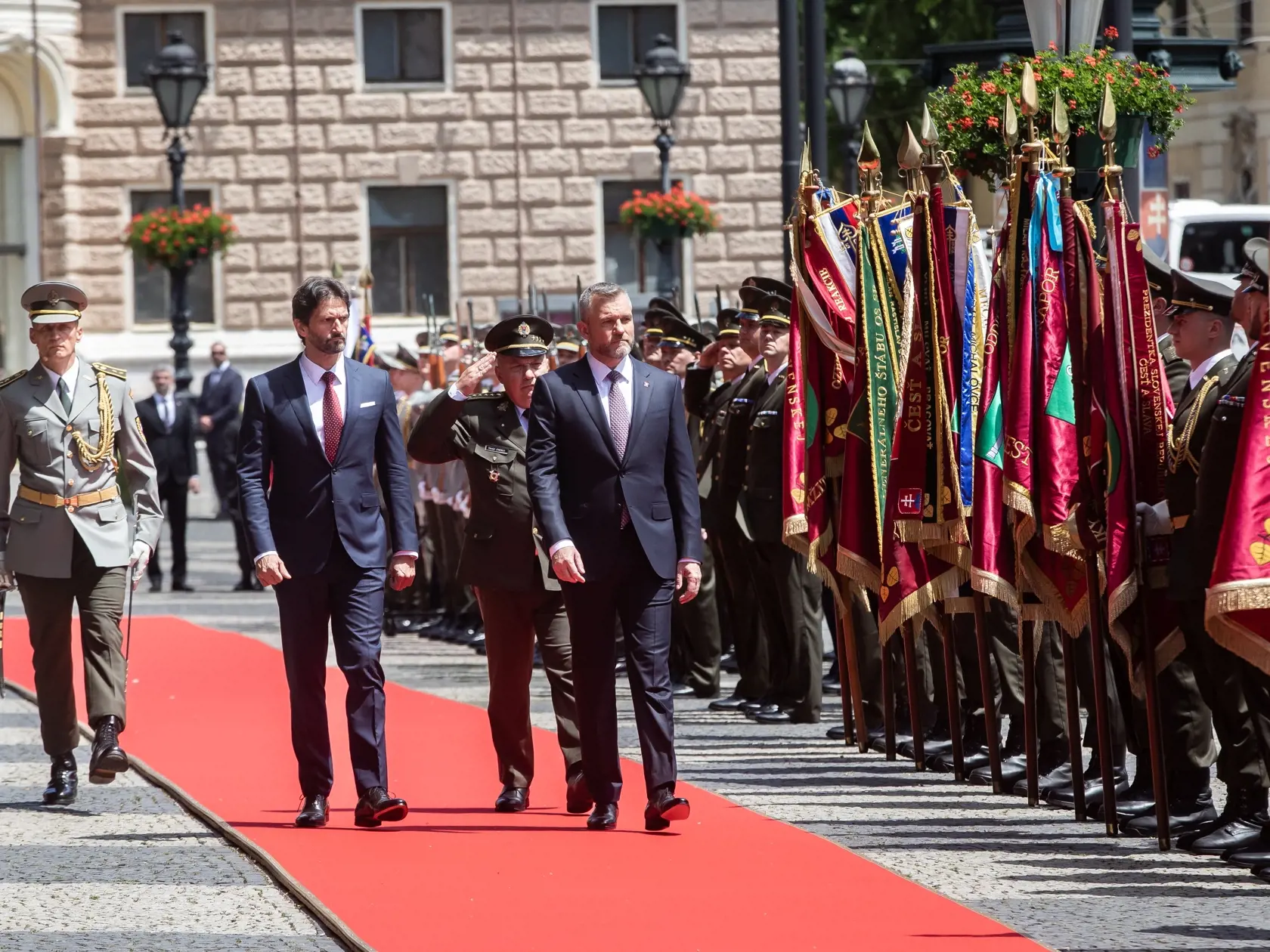 Inaugurácia Petra Pellegriniho, prehliadka jednotiek Ozbrojených síl SR. Na snímke je Peter Pellegrini a Robert Kaliňák.
