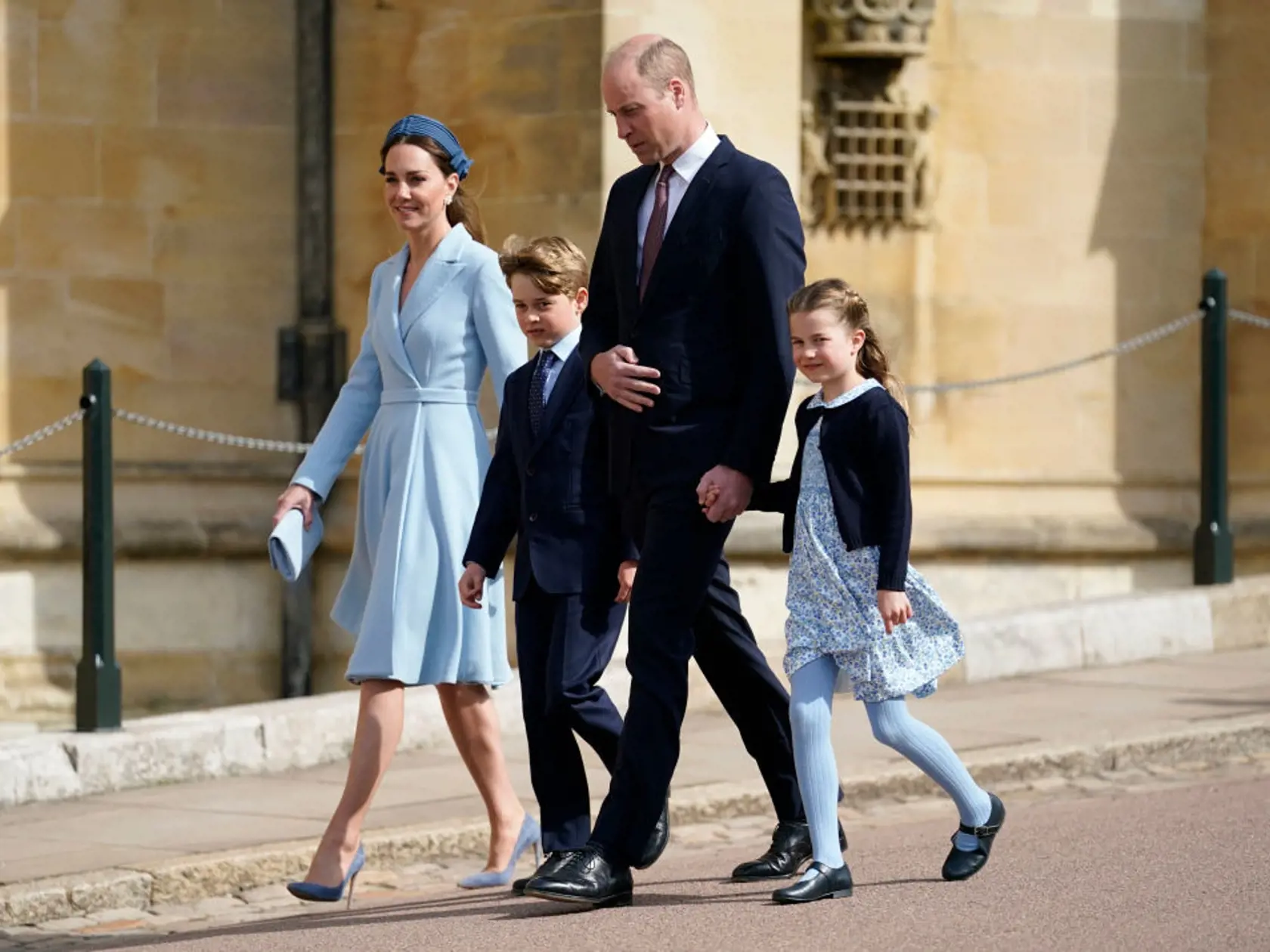 Vojvodkyňa Kate a princ William vzali svoje deti na bohoslužbu. Krásne sa zladili, pristalo im to spolu. Rodinka ako zo žurnálu!