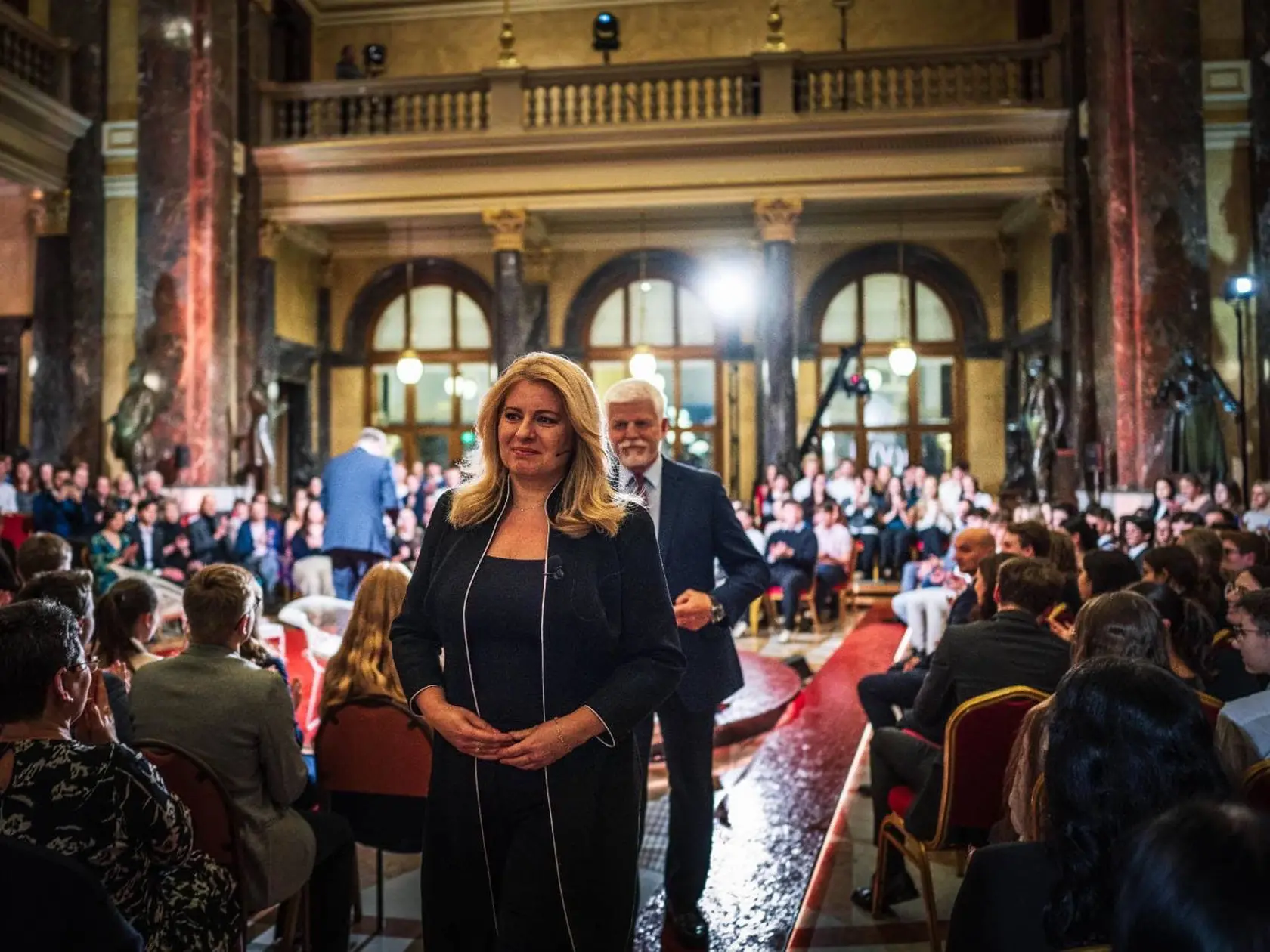 Čaputová si na stretnutie s Pavlom zvolila takmer identický outfit, ako na novoročný obed s Pellegrinim.