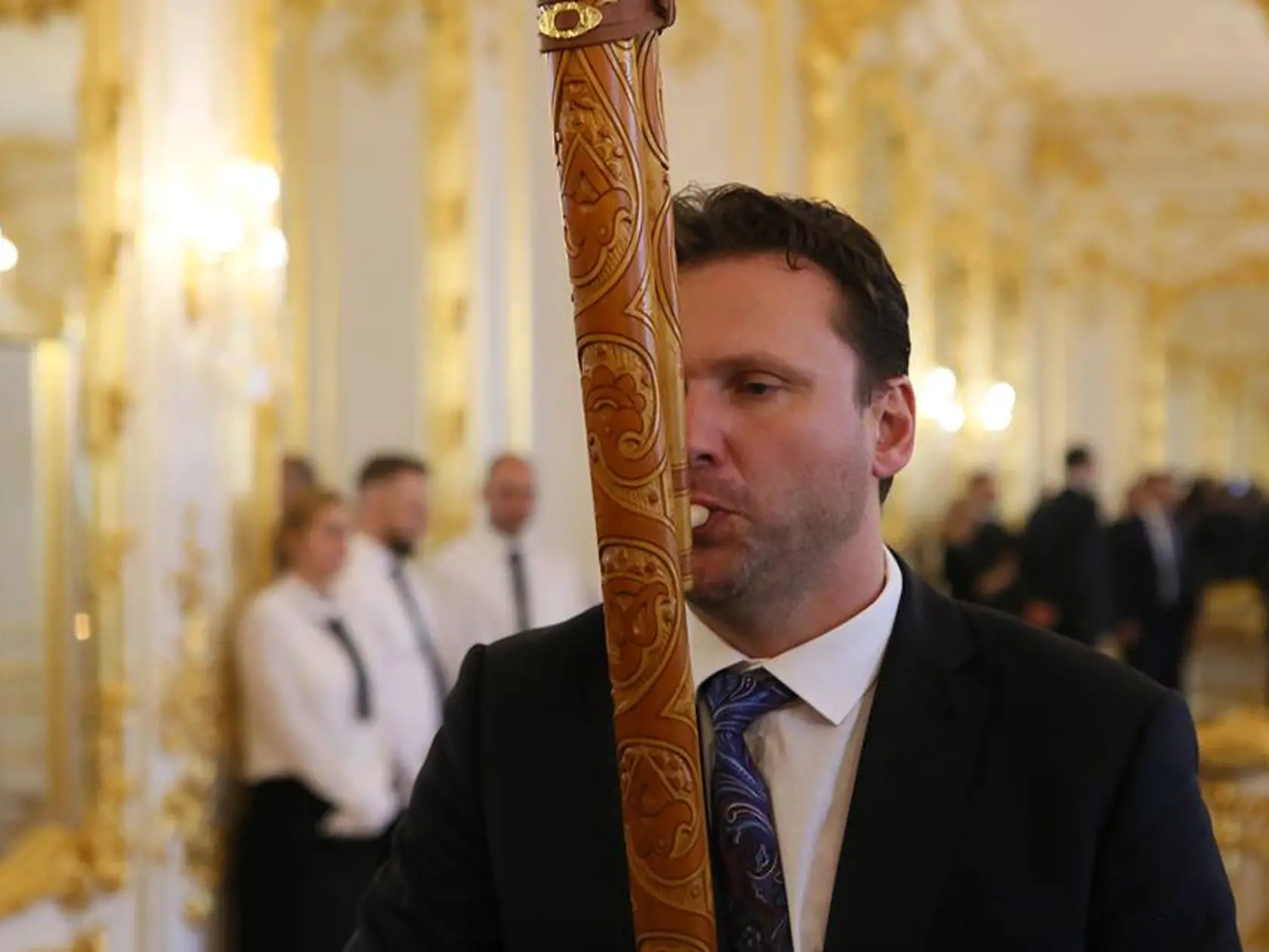 Vondráček si vyskúšal hru na fujare.