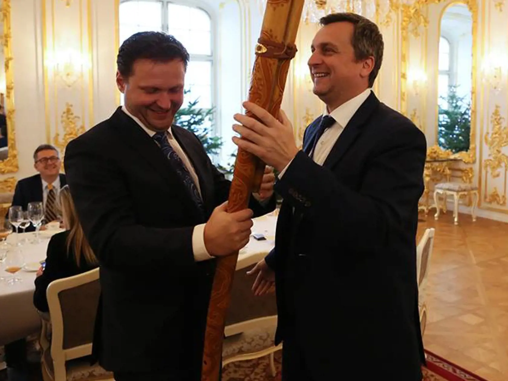 Vondráček si vyskúšal hru na fujare.