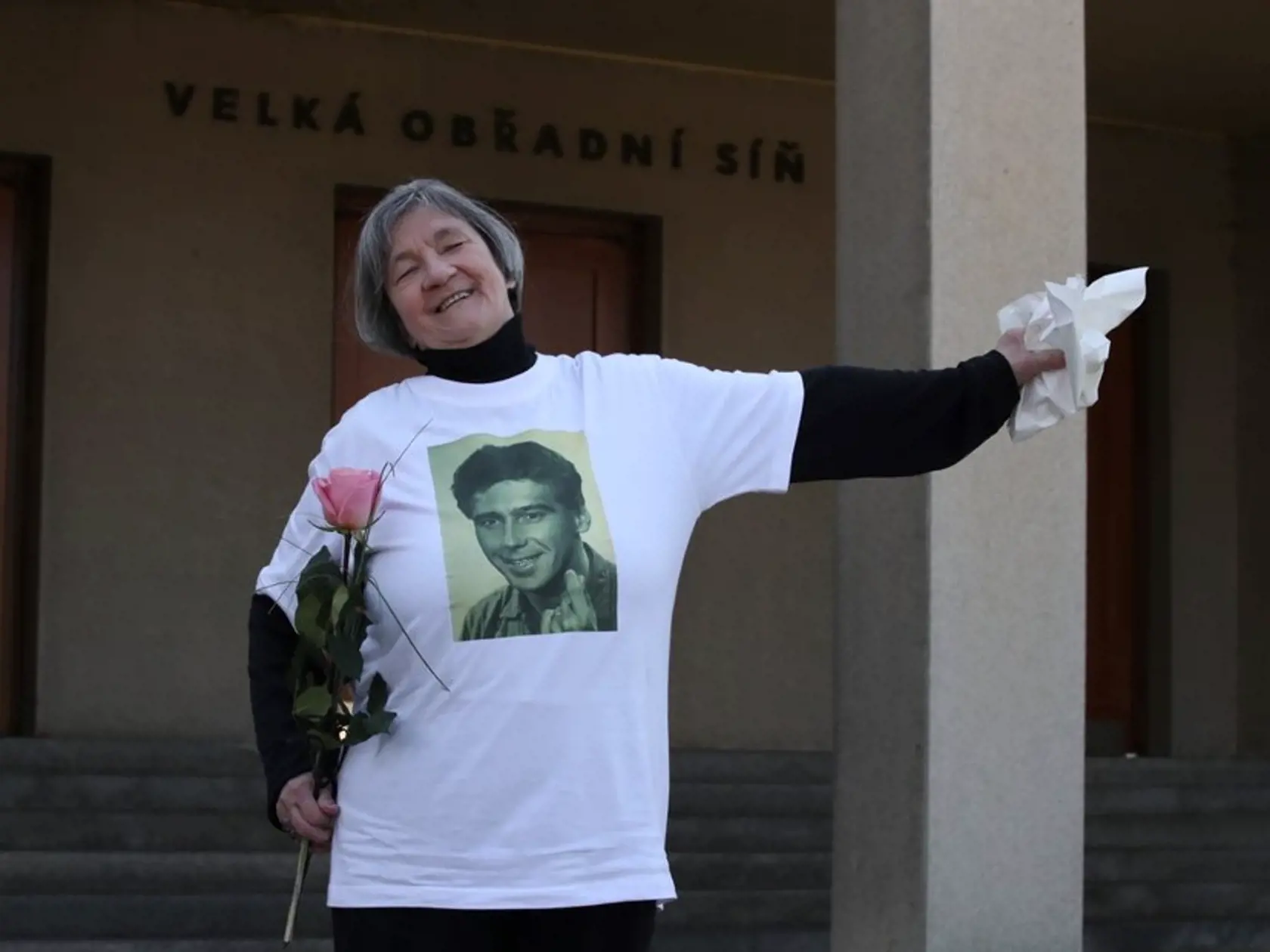 Jaroslava Průšová - verná fanúšička Josefa Zímu na jeho pohrebe.                                                                    