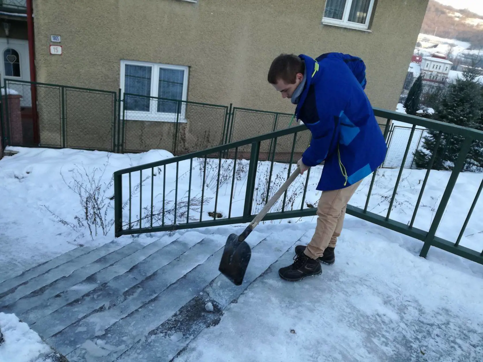 Povinnosti majiteľov budov k údržbe chodníkov prešli na samosprávy.