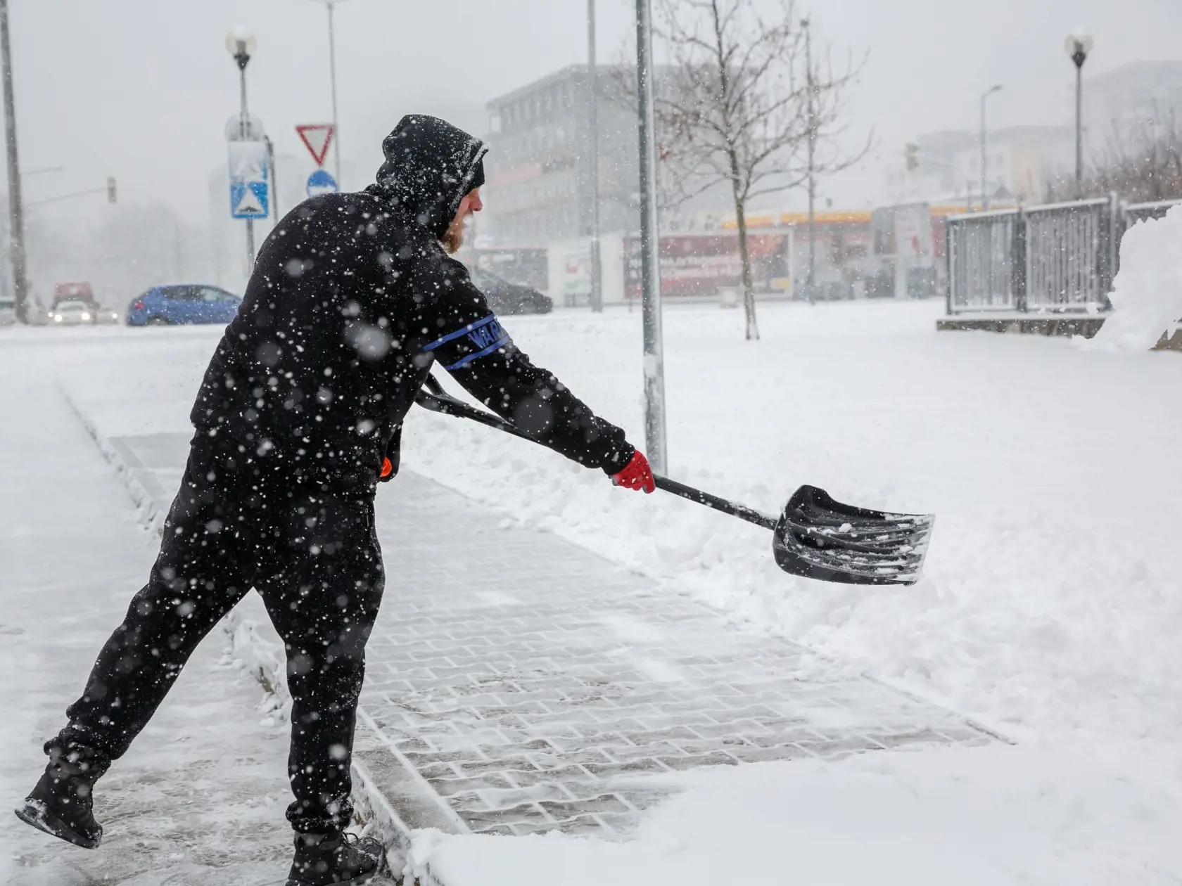 Povinnosti majiteľov budov k údržbe chodníkov prešli na samosprávy.