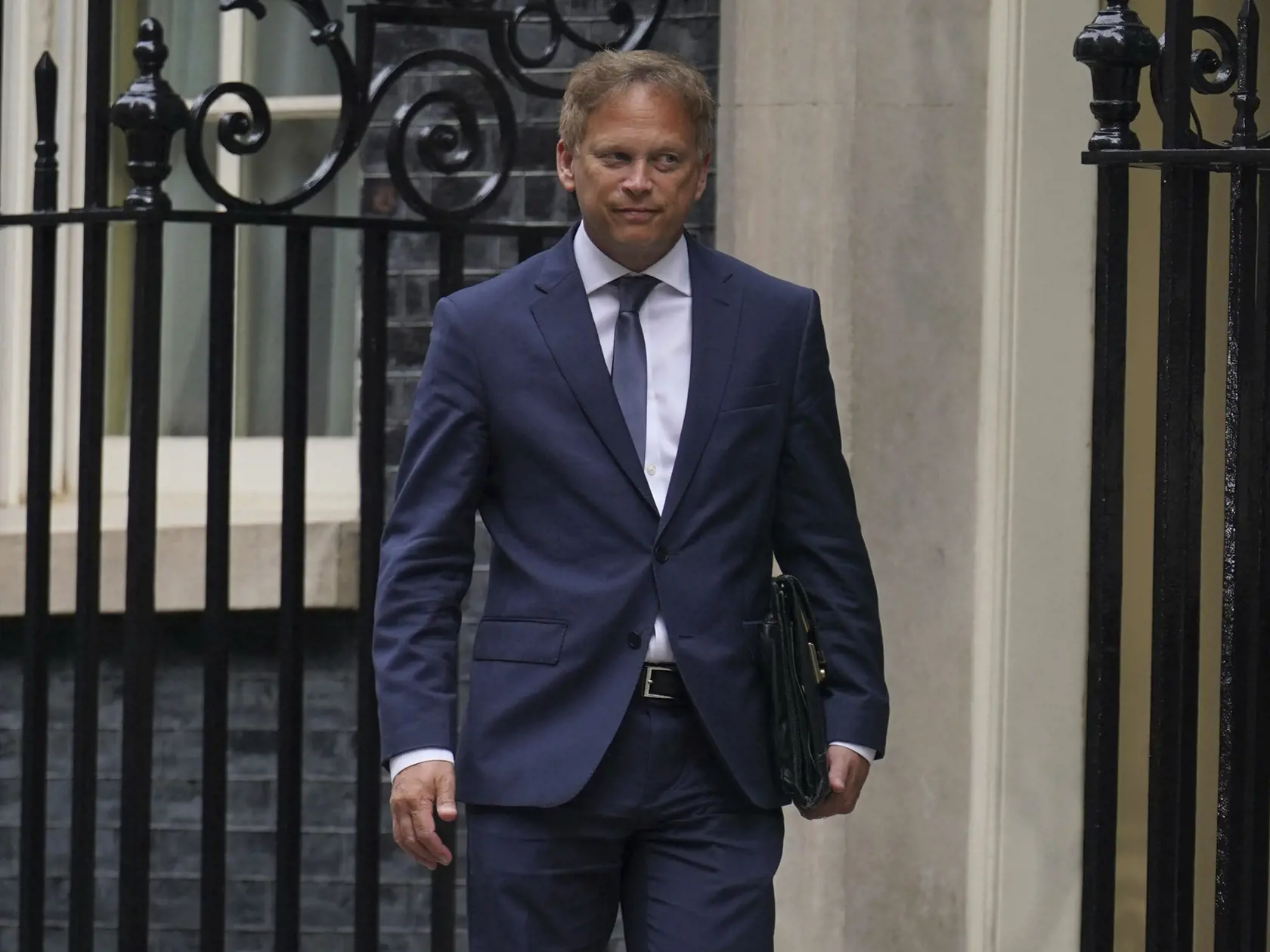 Na snímke britský minister obrany Grant Shapps.