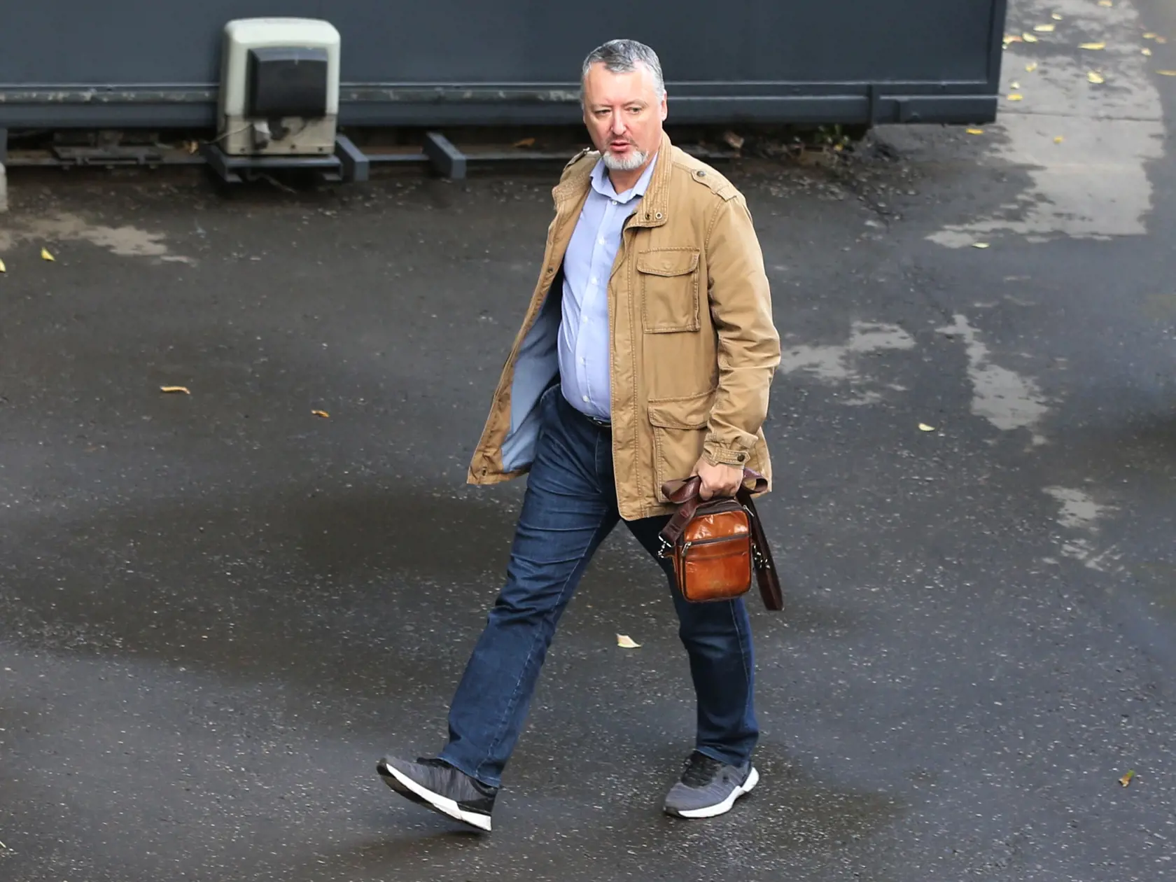 Igor Strelkov bol súdom uznaný vinným za to, že pomáhal v roku 2014 zostreliť lietadlo MH17 nad separatistickým územím na východe Ukrajiny, čo malo za následok smrť 298 pasažierov. Doteraz je však na úteku a nepredpokladá sa, že bude niekedy stíhaný za zločiny.