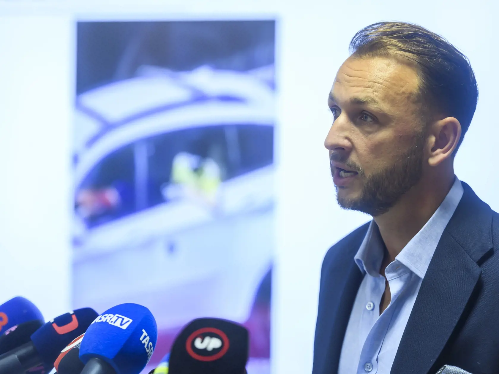Na snímke minister vnútra SR Matúš Šutaj Eštok (Hlas-SD) počas tlačového brífingu Policajného zboru SR k štvrtkovému incidentu pred domom zvoleného prezidenta SR Petra Pellegriniho v Bratislave 31. mája 2024.