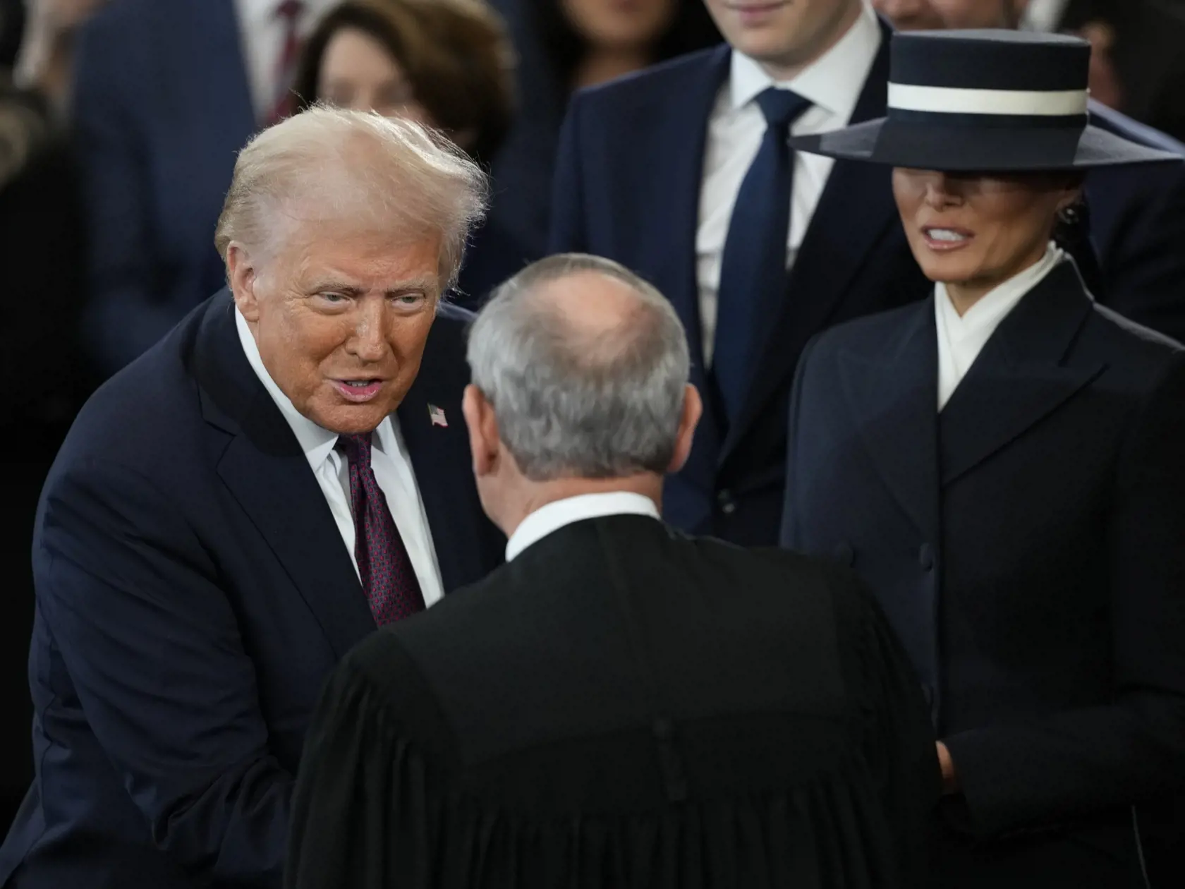 Počas inauguračného dňa, keď sa Melania rozhodla pre klobúk, ktorý jej zakrýval oči.