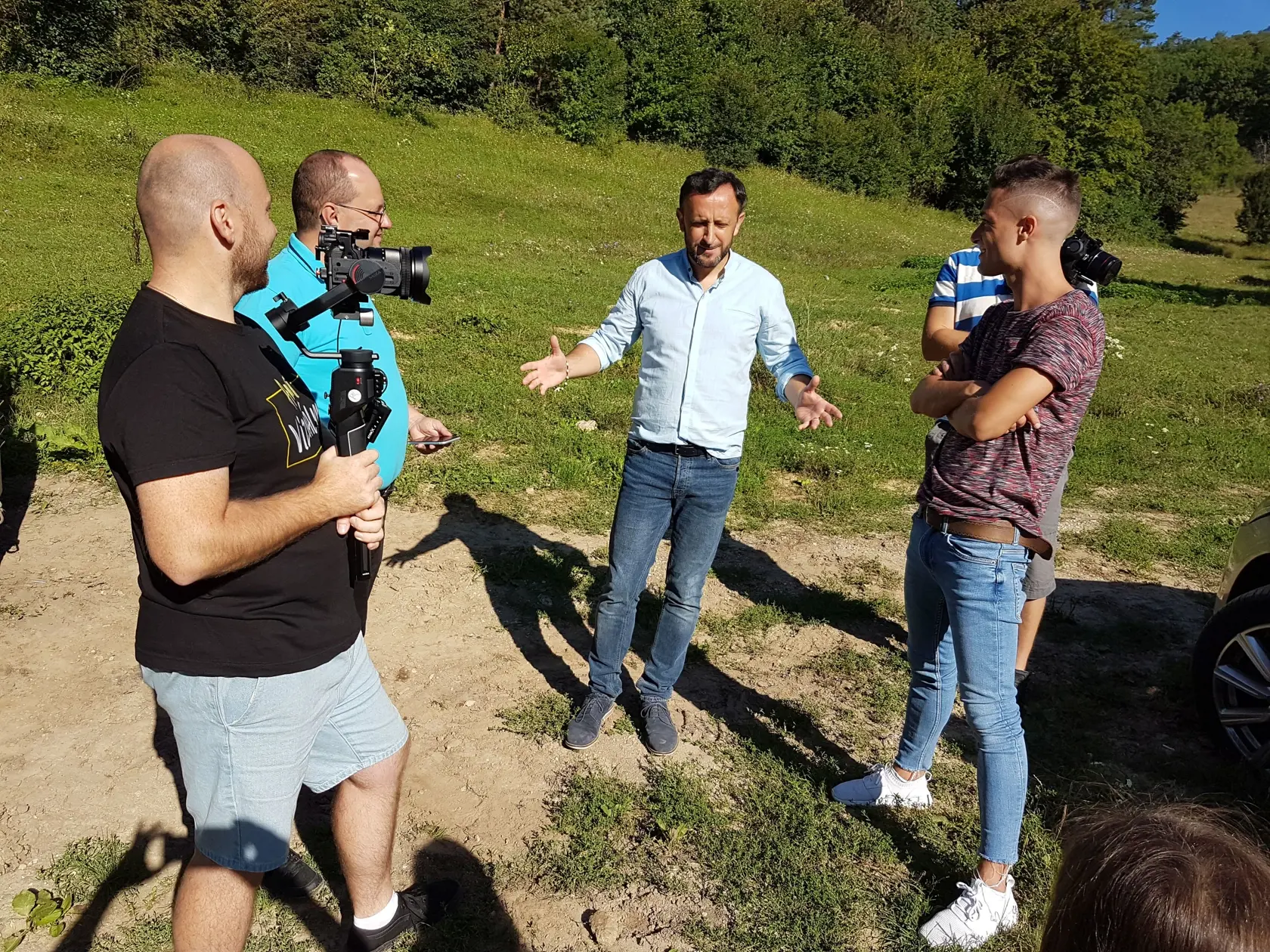 Takto to vyzeralo počas natáčania videoklipu k piesni, ktorú naspievali Onrej Kandráč a David Key.