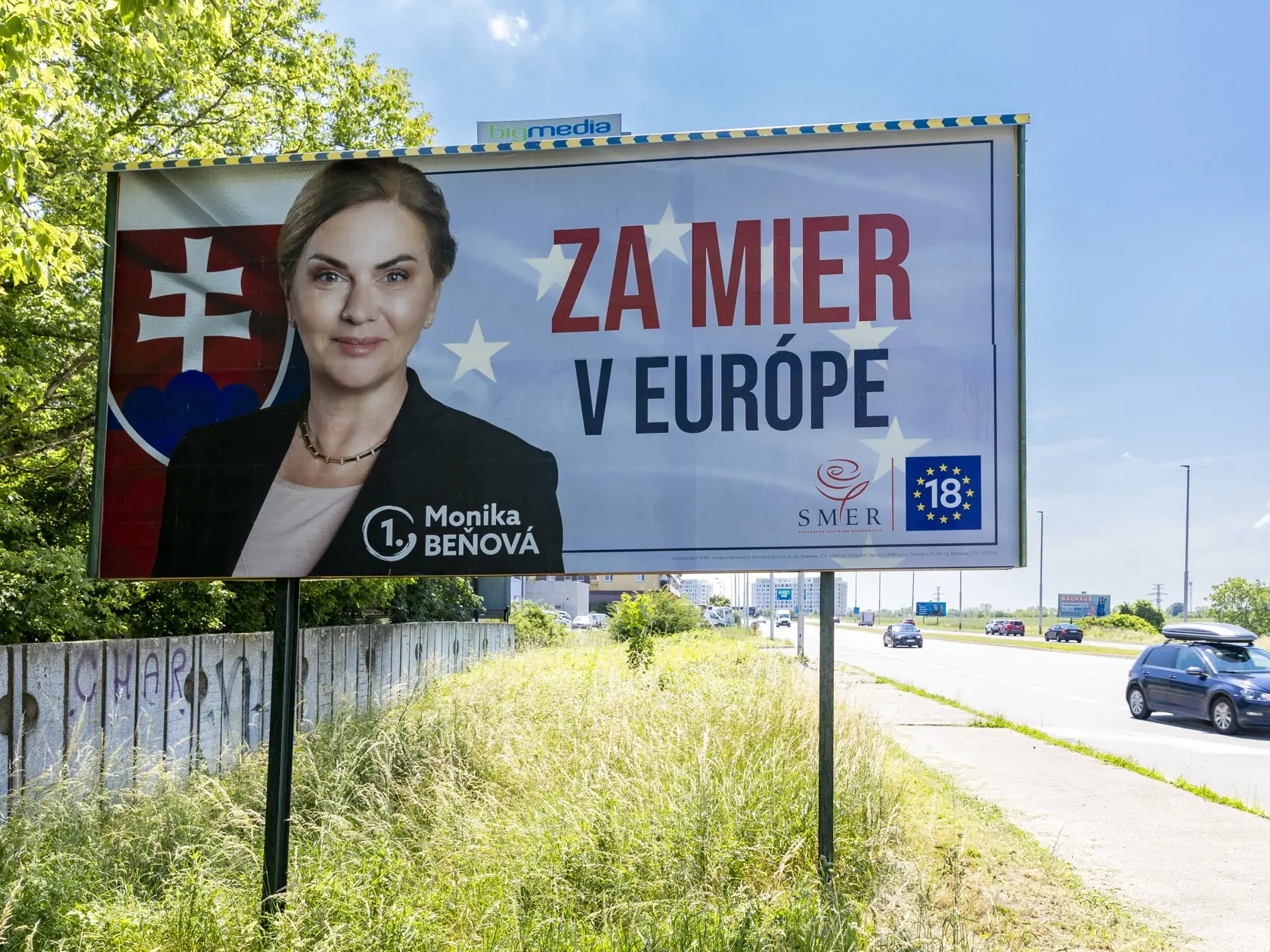 Na snímke bilbordy slovenských strán kandidujúcich do Europarlamentu 2024. 