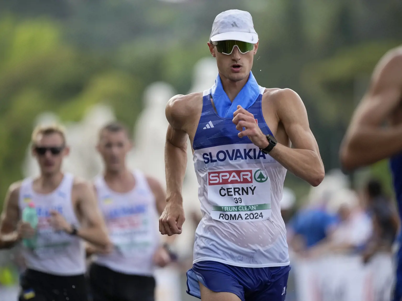 Slovenský chodec Dominik Černý vo finále v chôdzi na 20 km na atletických ME v Ríme 8. júna 2024.