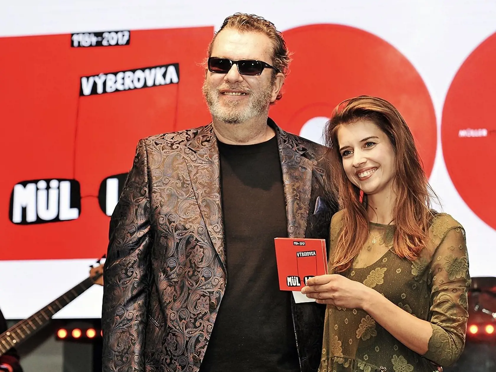 Spolupráci sa nebráni. Naspievala duet aj  s Richardom Müllerom.