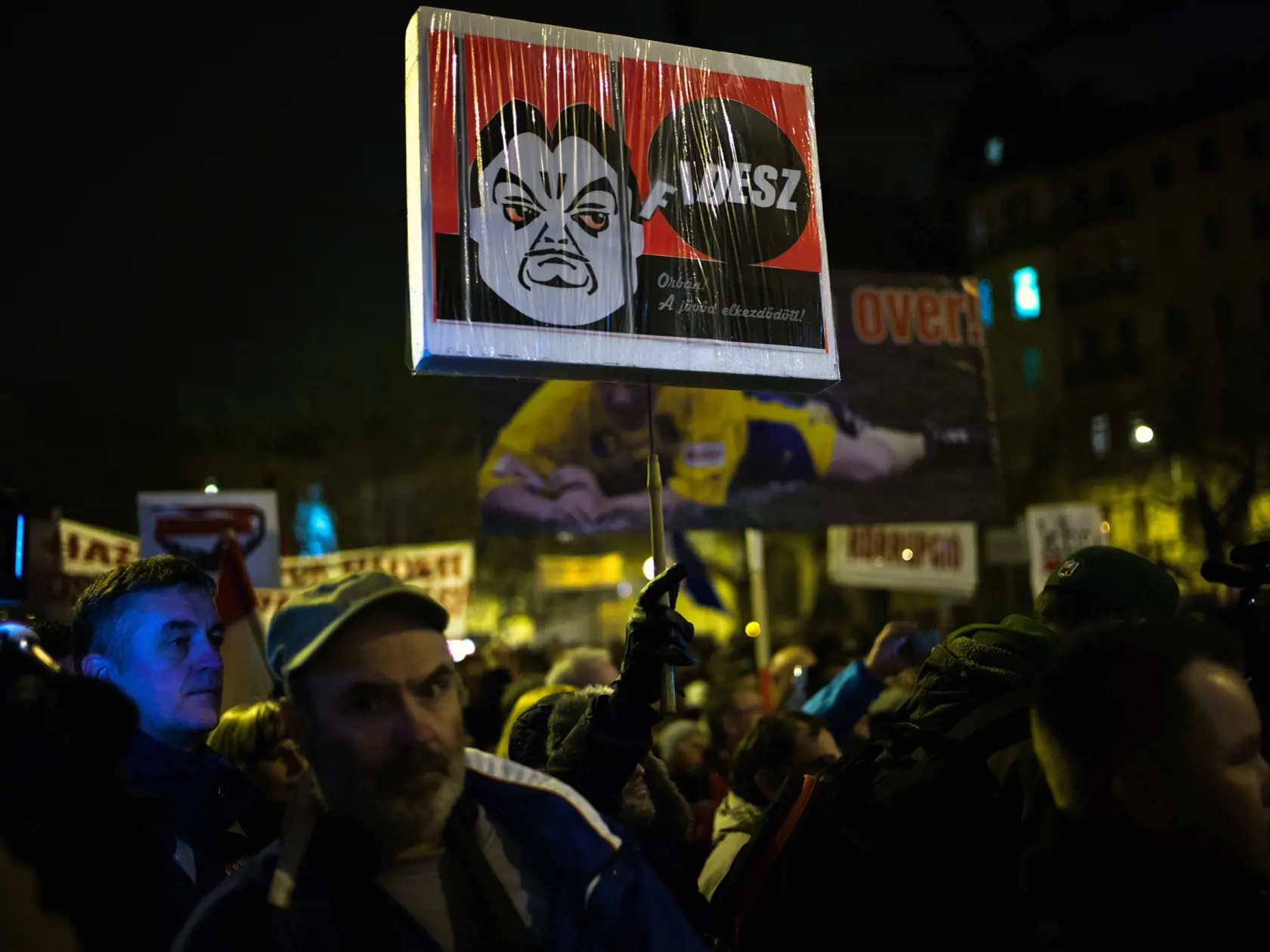 Na protest proti korupčným kauzám, klamstvu, ale aj proti úsporným opatreniam vlády maďarského premiéra Viktora Orbána sa v Maďarsku konajú veľké demonštrácie.